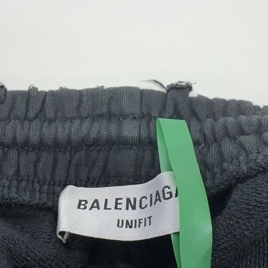 Balenciaga Balenciaga BB Paris embroidered black cotton fleece shorts Size US 32 / EU 48 - 3 Thumbnail