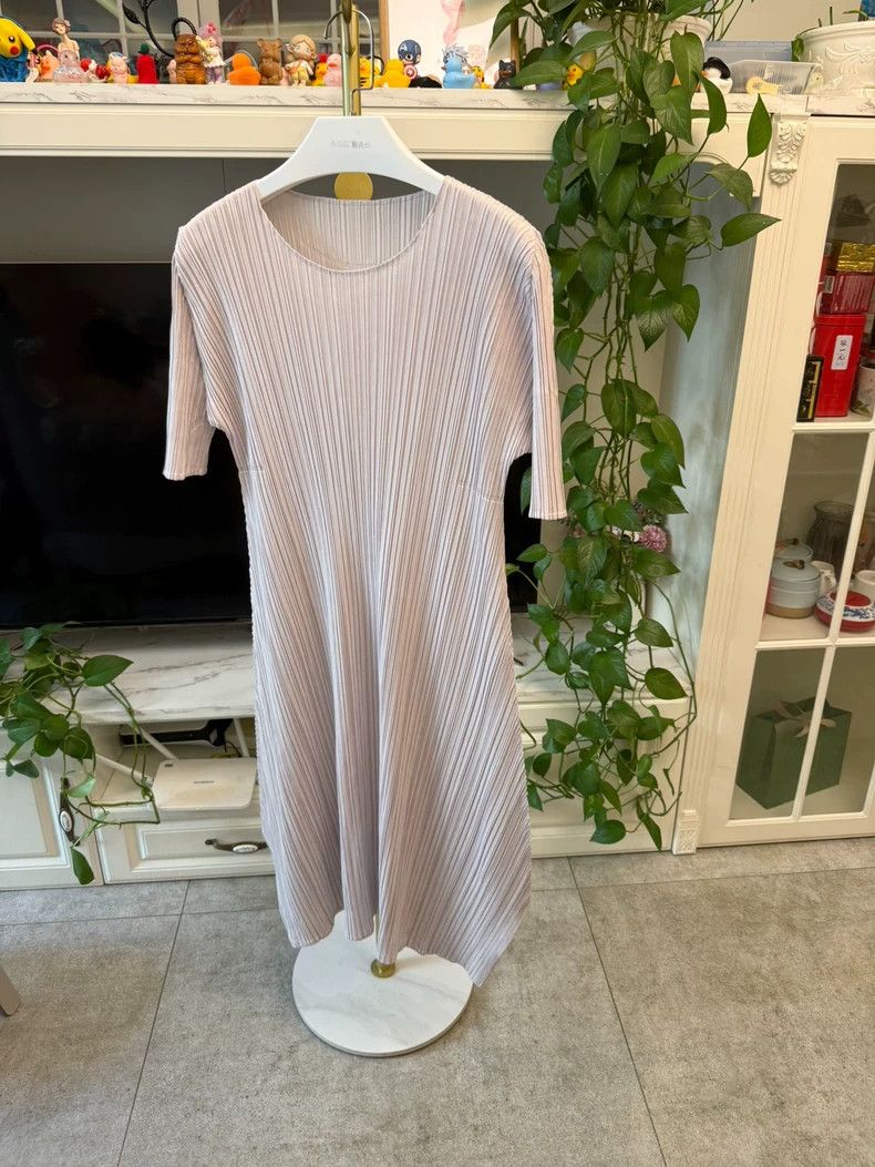 Issey Miyake Issey Miyake size:4 Beige pleated dress Size XS / US 0-2 / IT 36-38 - 6 Thumbnail