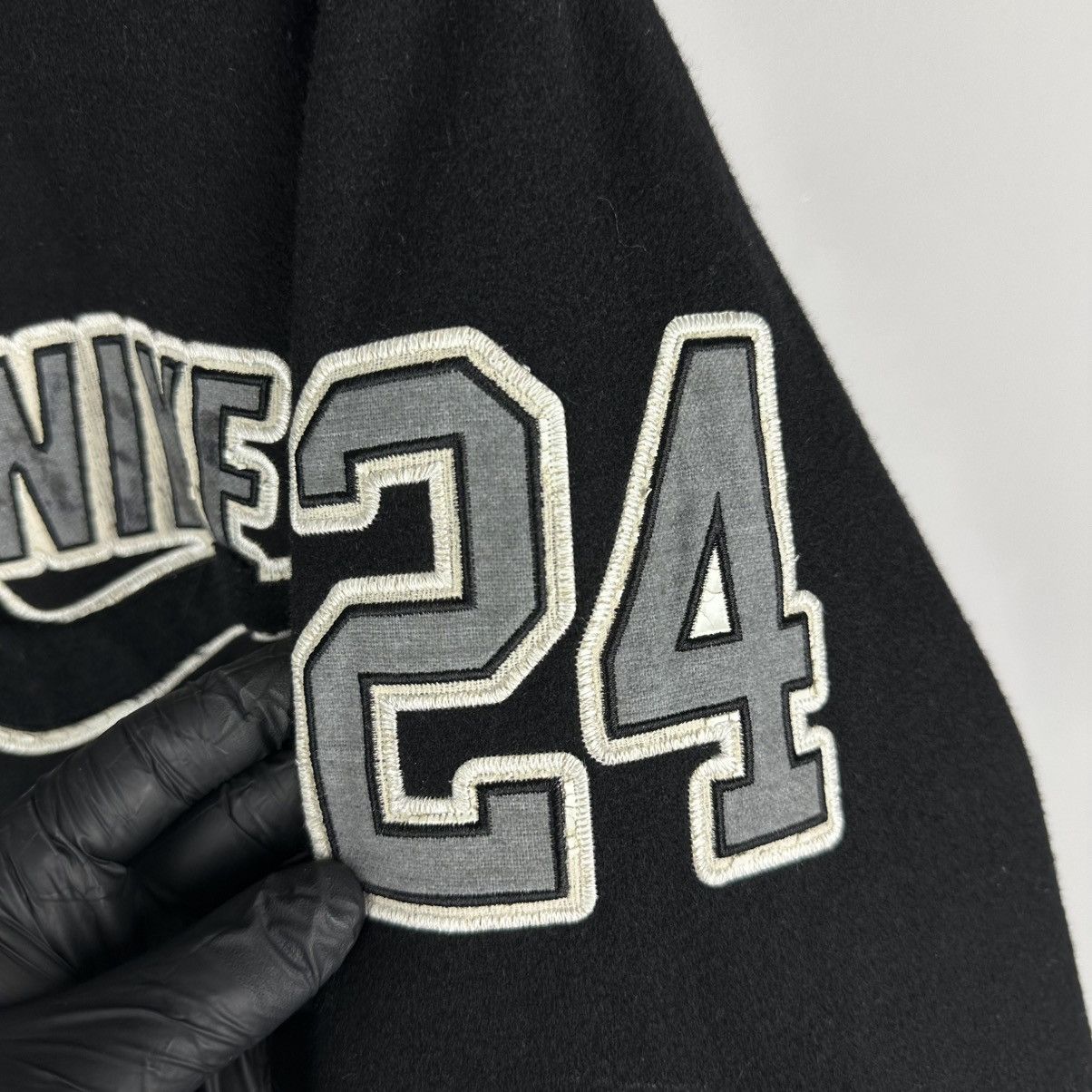 Nike Vintage Nike The Infamous 24 Kobe Bryant Bomber Size US L / EU 52-54 / 3 - 8 Thumbnail