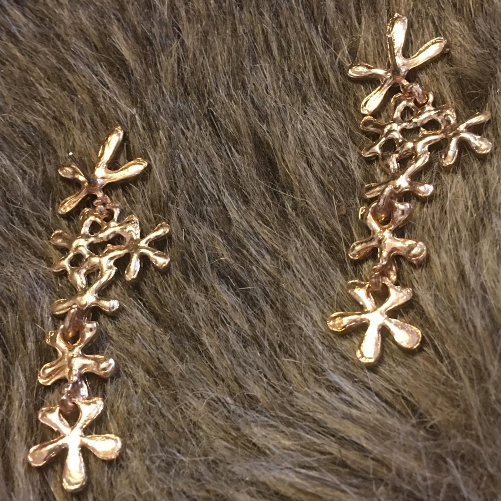 Vintage Vintage gold rhinestone floral cluster earrings Size ONE SIZE - 4 Thumbnail