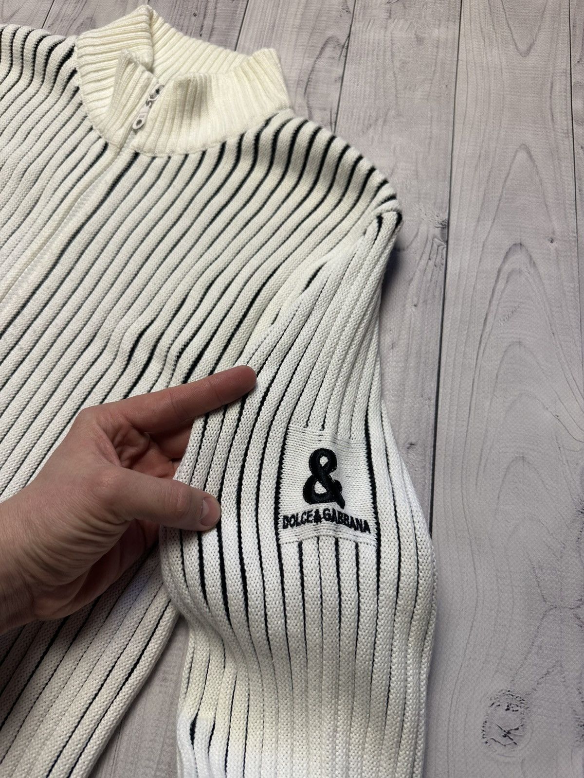 Vintage Vintage Avant-garde sweater size M logo Dolce Gabbana logo Size US M / EU 48-50 / 2 - 4 Thumbnail