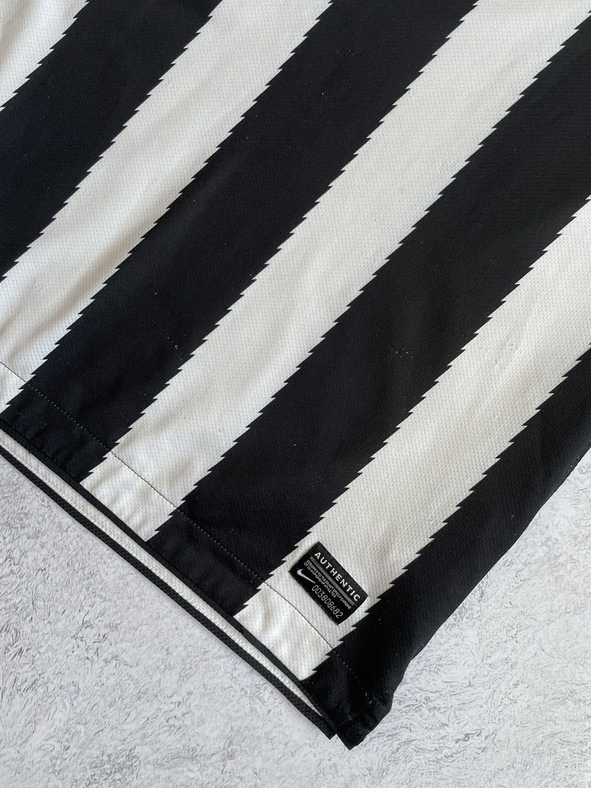 Nike Nike Juventus 2010/2011 Home Soccer Jersey Kit S Size US S / EU 44-46 / 1 - 12 Thumbnail