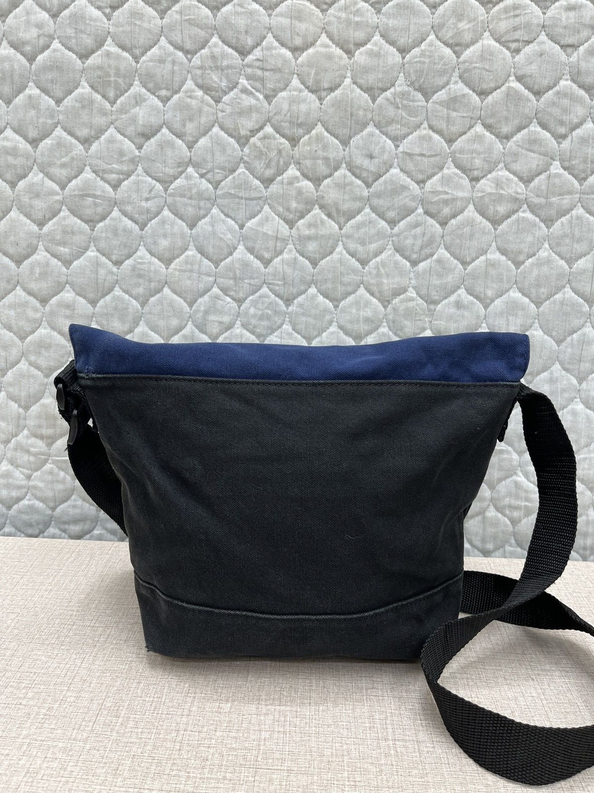 BEAMS GOTHAM CITY SLING BAG