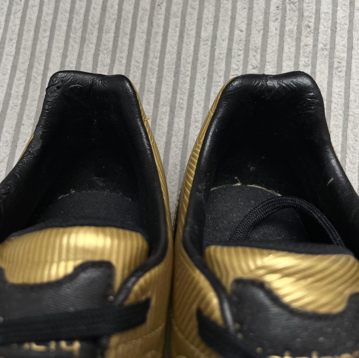 Nike Hype Nike Total 90 Shoot II MG Gold Football Cleats 00s Size US 9.5 / EU 42-43 - 22 Thumbnail
