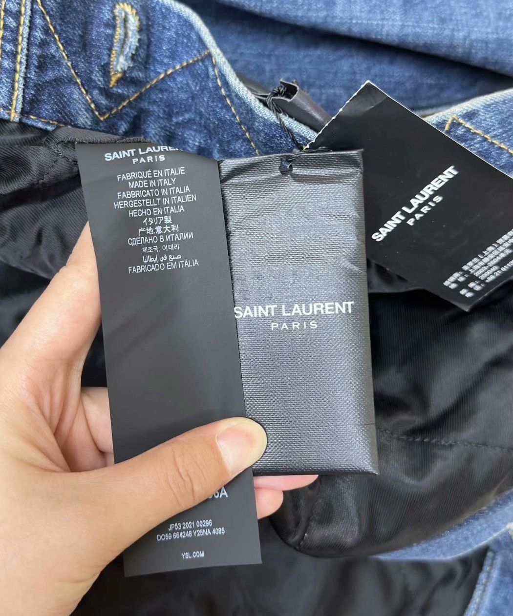 Saint Laurent Paris Saint Laurent Denim Jacket with Fur Collar-2507 Size US M / EU 48-50 / 2 - 8 Thumbnail