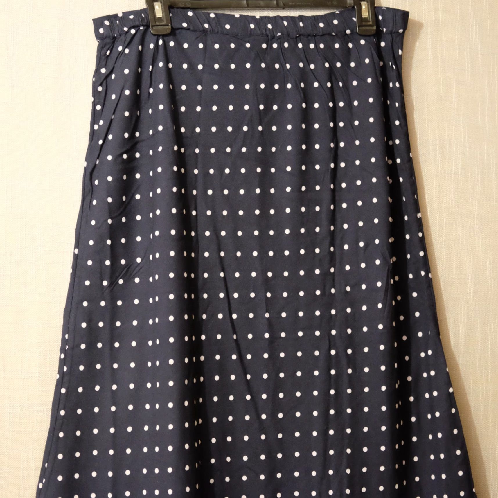 Old Navy Old Navy Midi Skirt Navy w/White Polka Dots 100% Rayon Soft Womens L #H99-13 Size 36" / US 14 / IT 50 - 5 Thumbnail