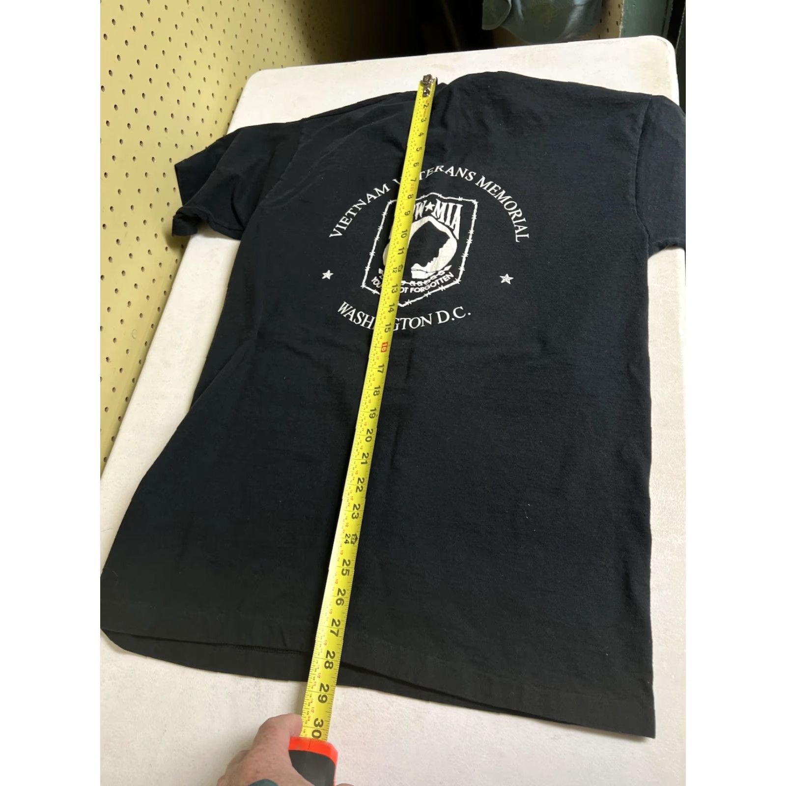 Fruit Of The Loom VINTAGE Vietnam Veterans memorial Shirt Mens L Black Single Stitch The Wall Size US L / EU 52-54 / 3 - 8 Thumbnail