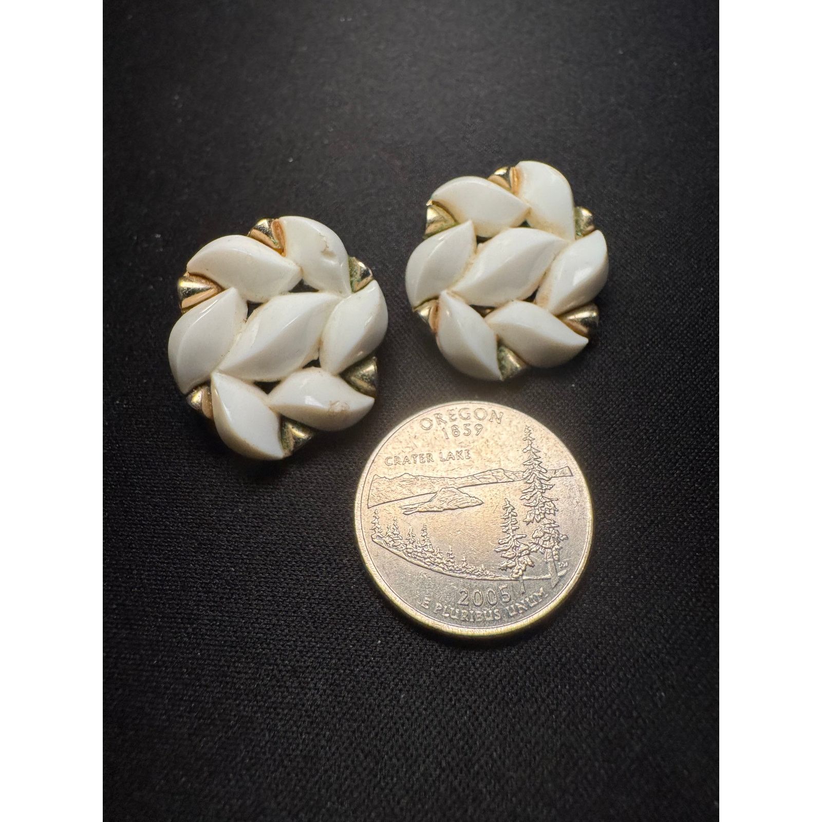 Monet Vintage Monet Milk Glass Clip On Earrings Size ONE SIZE - 3 Thumbnail