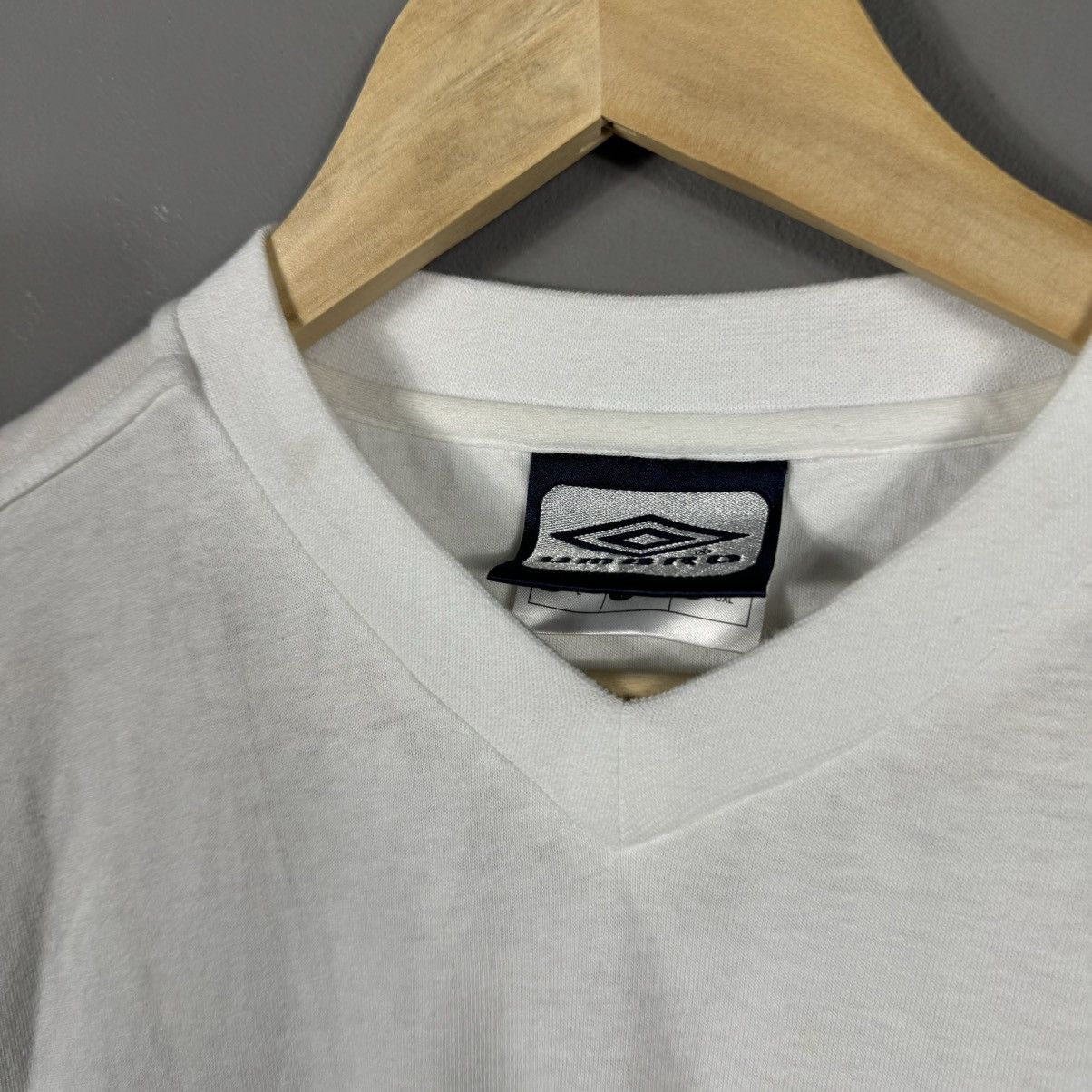 Umbro Vintage Umbro England Carlsberg Soccer T-shirt Size US L / EU 52-54 / 3 - 7 Thumbnail