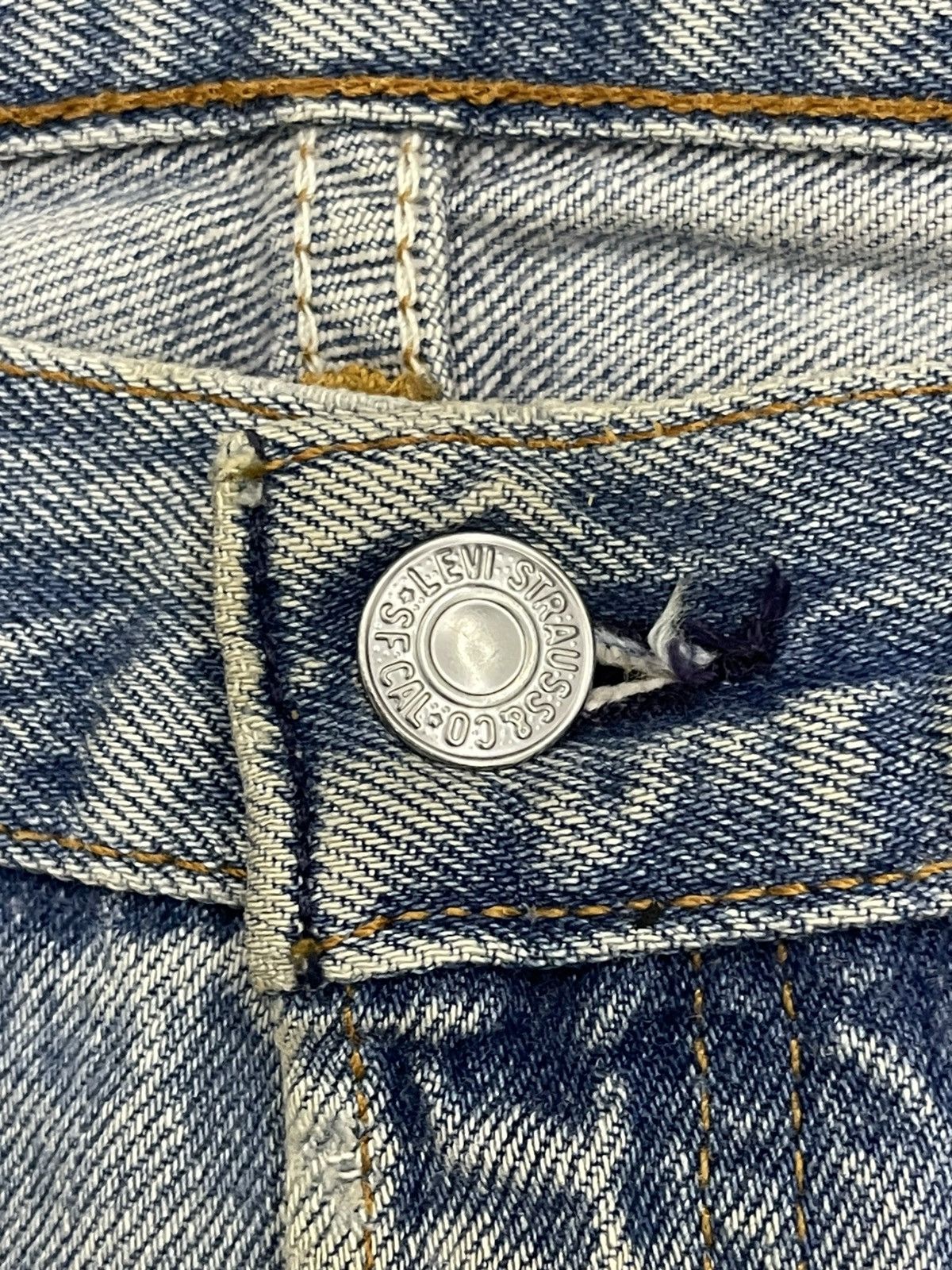 Levi's Vintage 90s Levi’s 501 Light Wash Made in USA – 34x30 Size US 34 / EU 50 - 6 Thumbnail