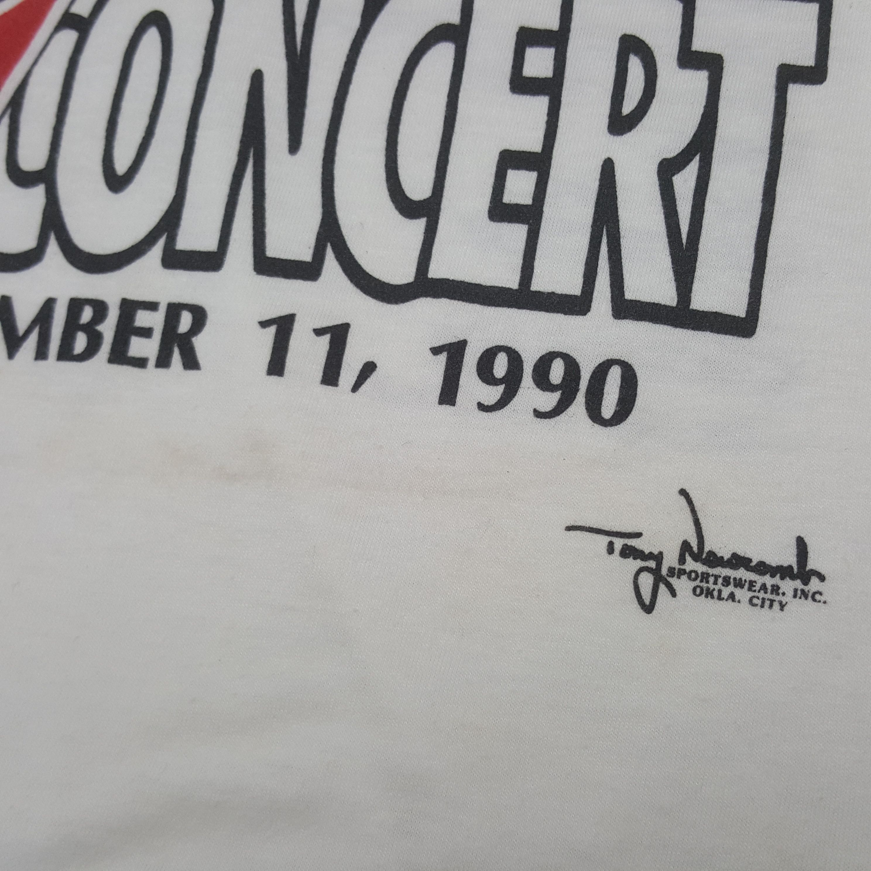 Band Tees Vintage Love Concert 1990 Tour Tshirt Size US S / EU 44-46 / 1 - 7 Thumbnail
