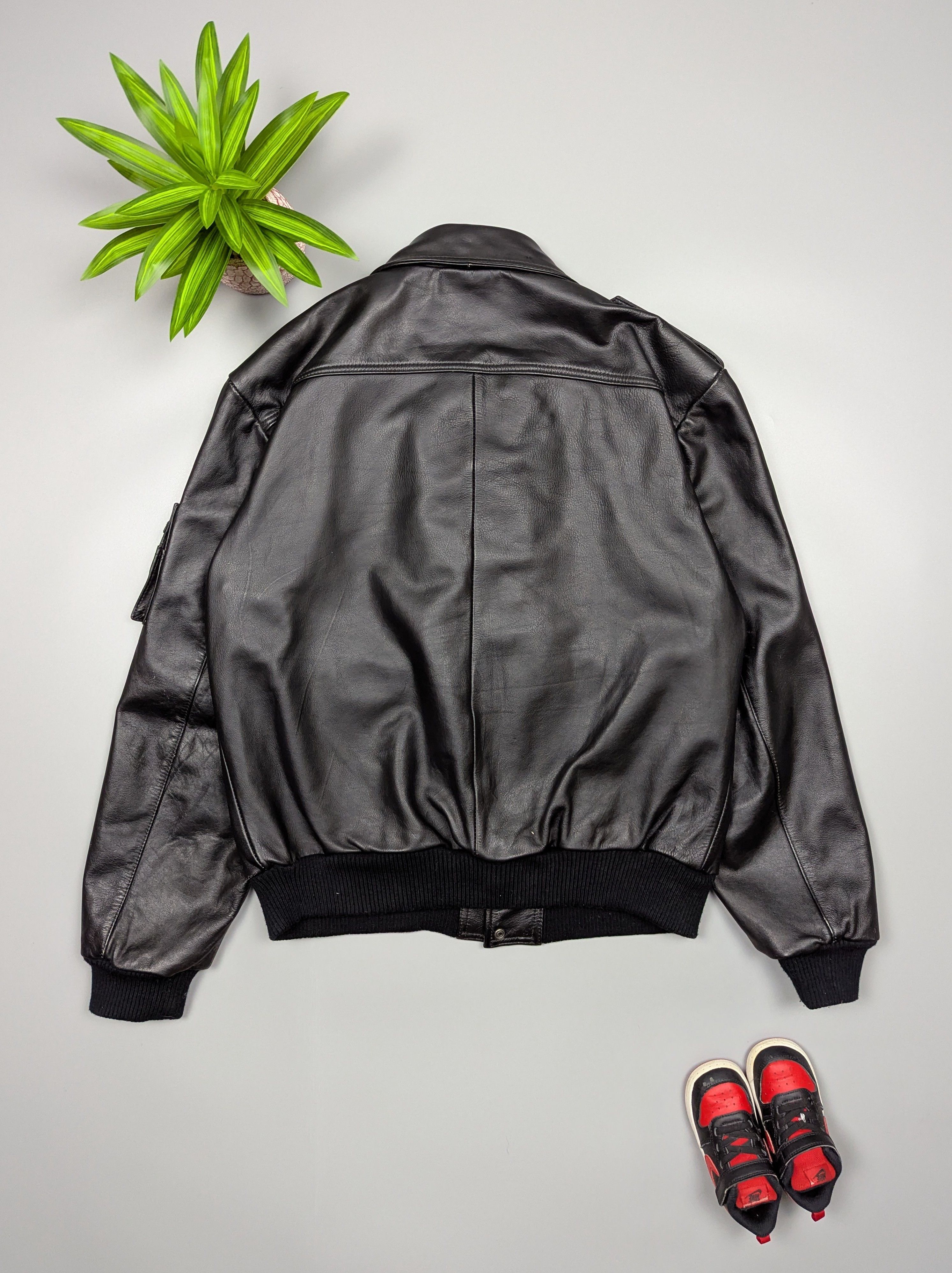 Leather × Vintage Men's Black Heavy Leather Biker Jacket Pilot Bomber Size US L / EU 52-54 / 3 - 7 Thumbnail