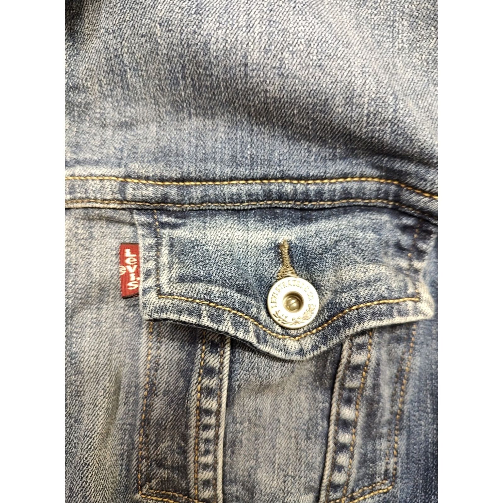 Levi's VINTAGE Levi's Denim Trucker Jacket Womens M Blue Light Wash Classic Casual Jeans Grunge 90s Western Womens Size 32" / US 10 / IT 46 - 4 Thumbnail