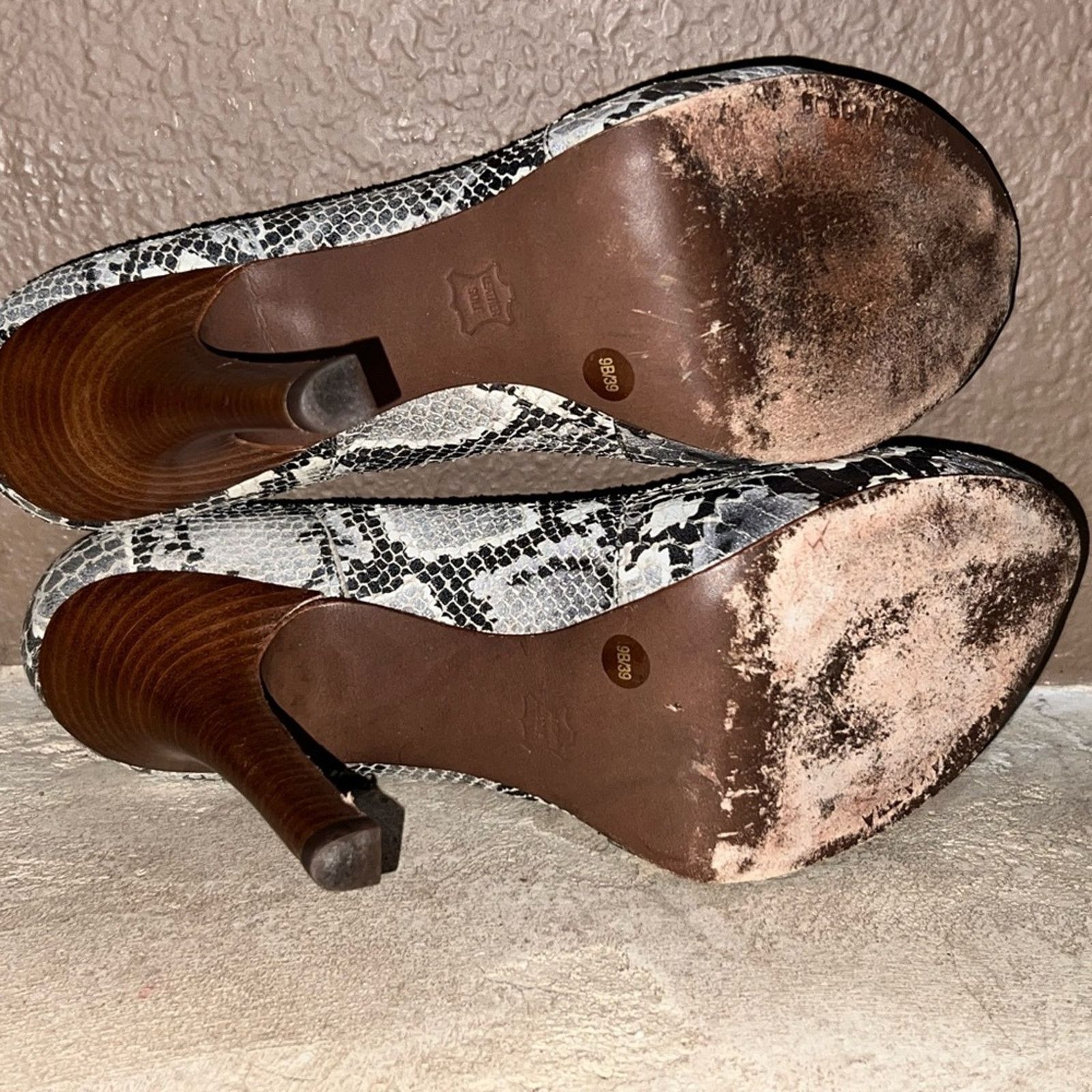 Bcbgmaxazria BCBG Maxazria Snake Skin Leather Open Toe EU 39 US 9 Gray Size US 9 / IT 39 - 12 Thumbnail