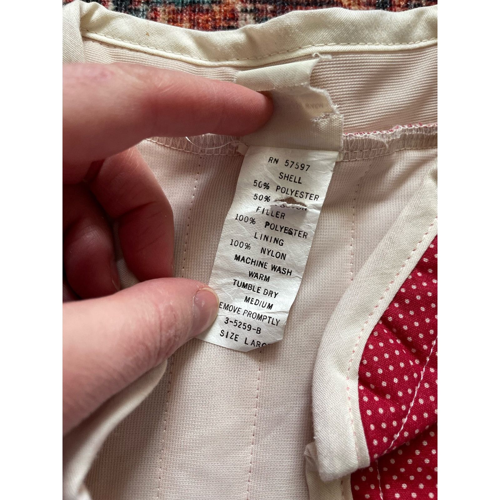 Vintage Vintage Montgomery Ward Open Front Qulited Jacket Red S Size S / US 4 / IT 40 - 5 Thumbnail