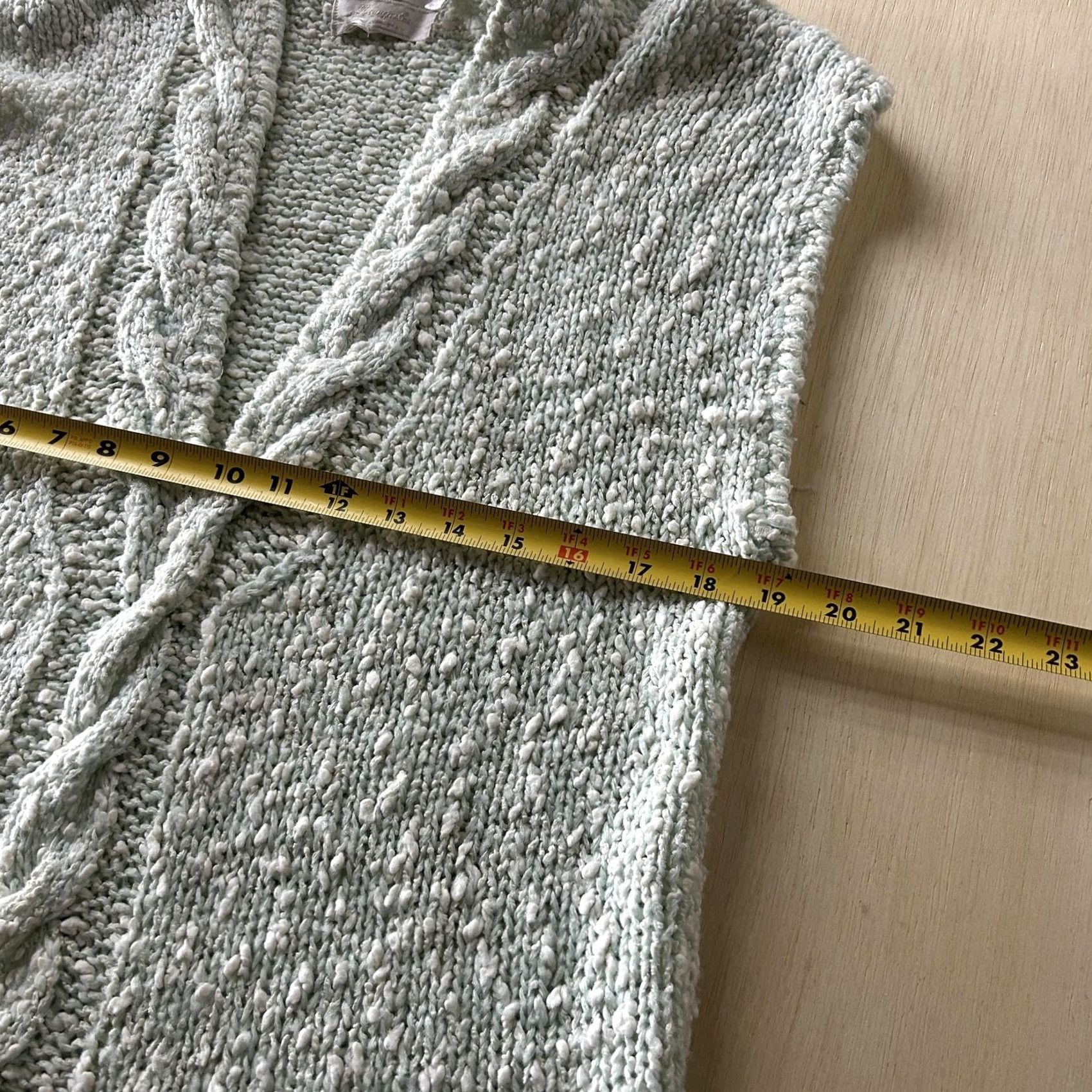 Vintage VINTAGE Hand Knit Sweater Vest Womens Large Green V Neck Cable Knit Boucle Textured Size L / US 10 / IT 46 - 6 Thumbnail