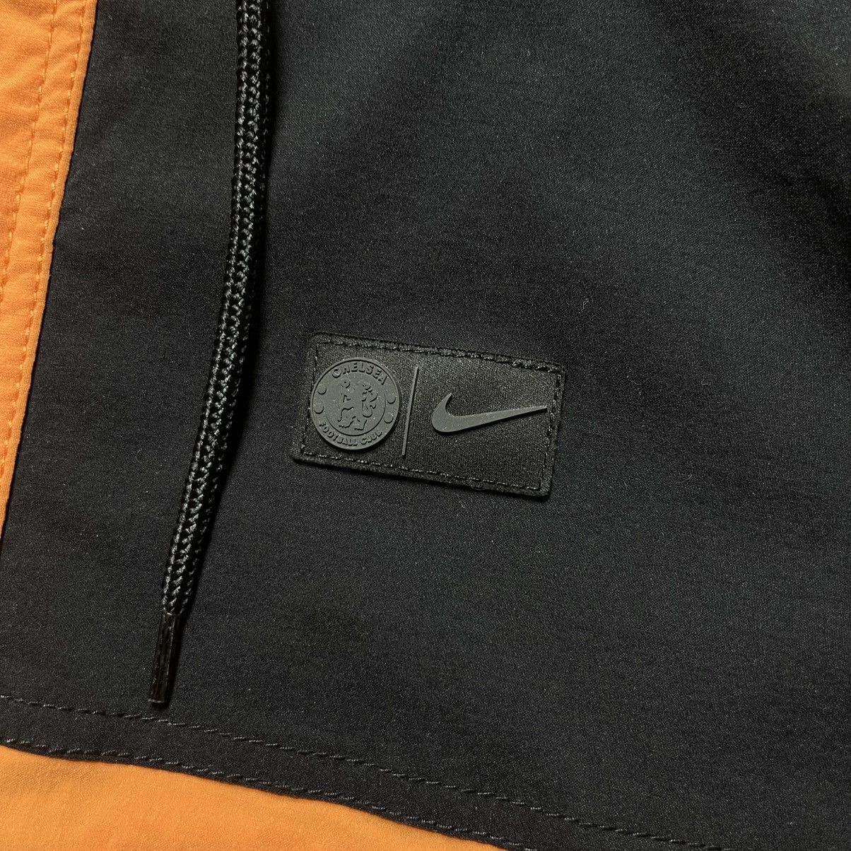 Nike CHELSEA NIKE 2021/2022 WOVEN HOODED FOOTBALL JACKET Size US L / EU 52-54 / 3 - 8 Thumbnail
