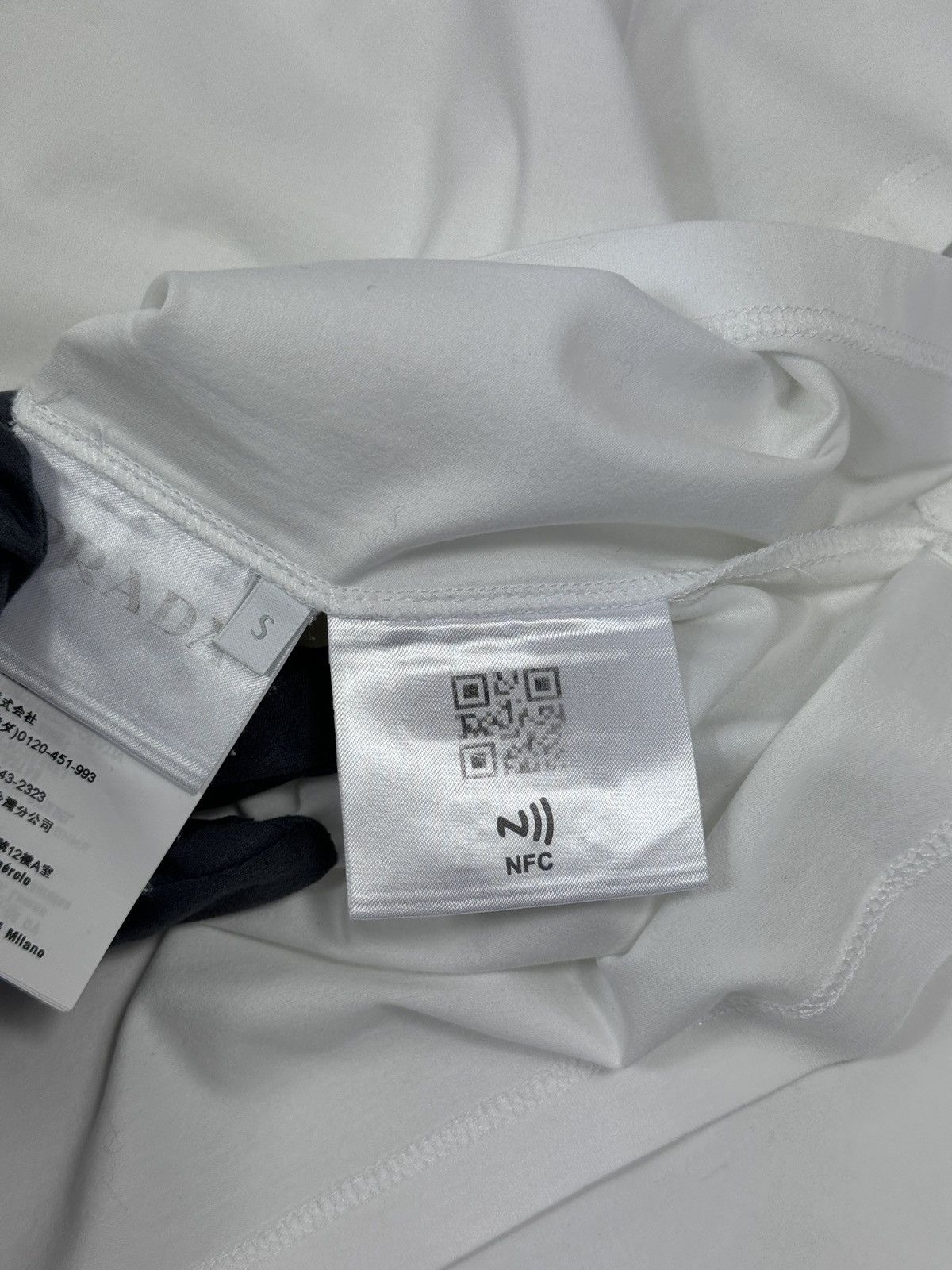 Prada LOGO PRINT T-SHIRT Size US S / EU 44-46 / 1 - 6 Thumbnail