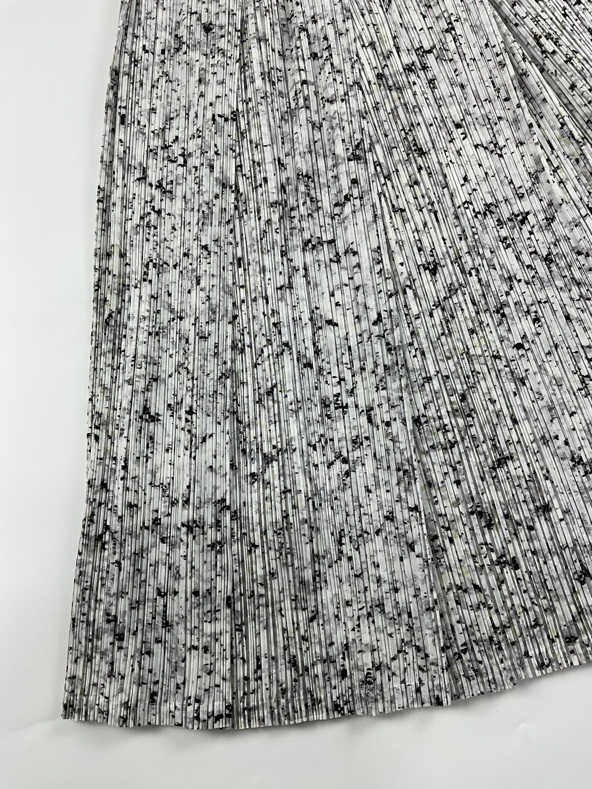 Issey Miyake Issey Miyake Pleats Please Pleated Marble Skirt Size 28" / US 6 / IT 42 - 6 Thumbnail