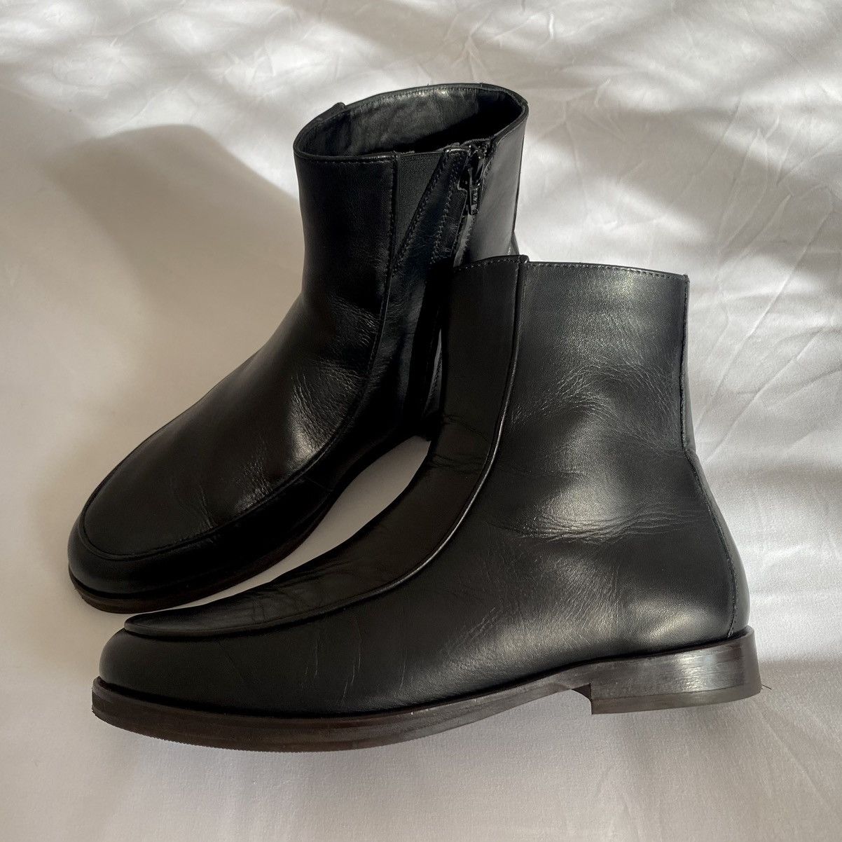 Jacques Soloviere  Black Leather Ankle Boots - Sleek Zip Boots Sz 41(8).  Bag6 2024_04_25_27648.jpg?v=1720704399 main image 4