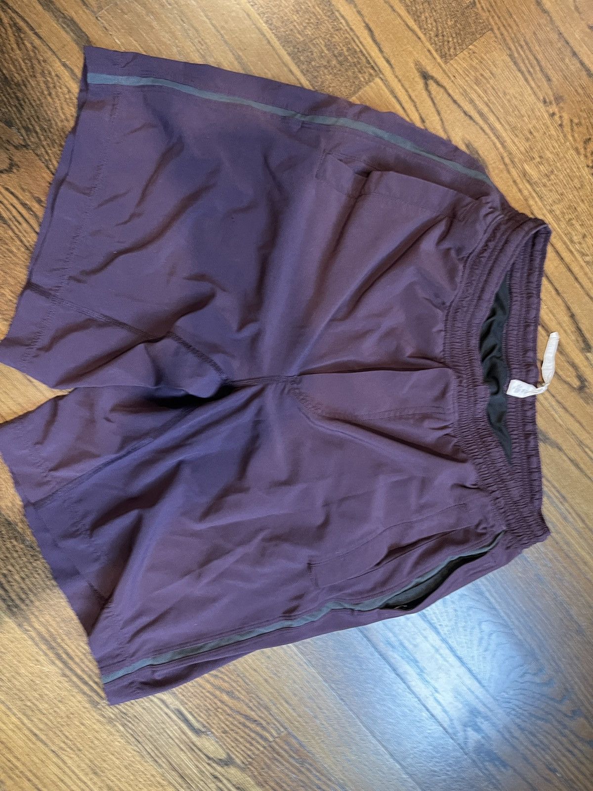 Lululemon Lululemon lined shorts aubergene size medium Size US 32 / EU 48 - 1 Thumbnail