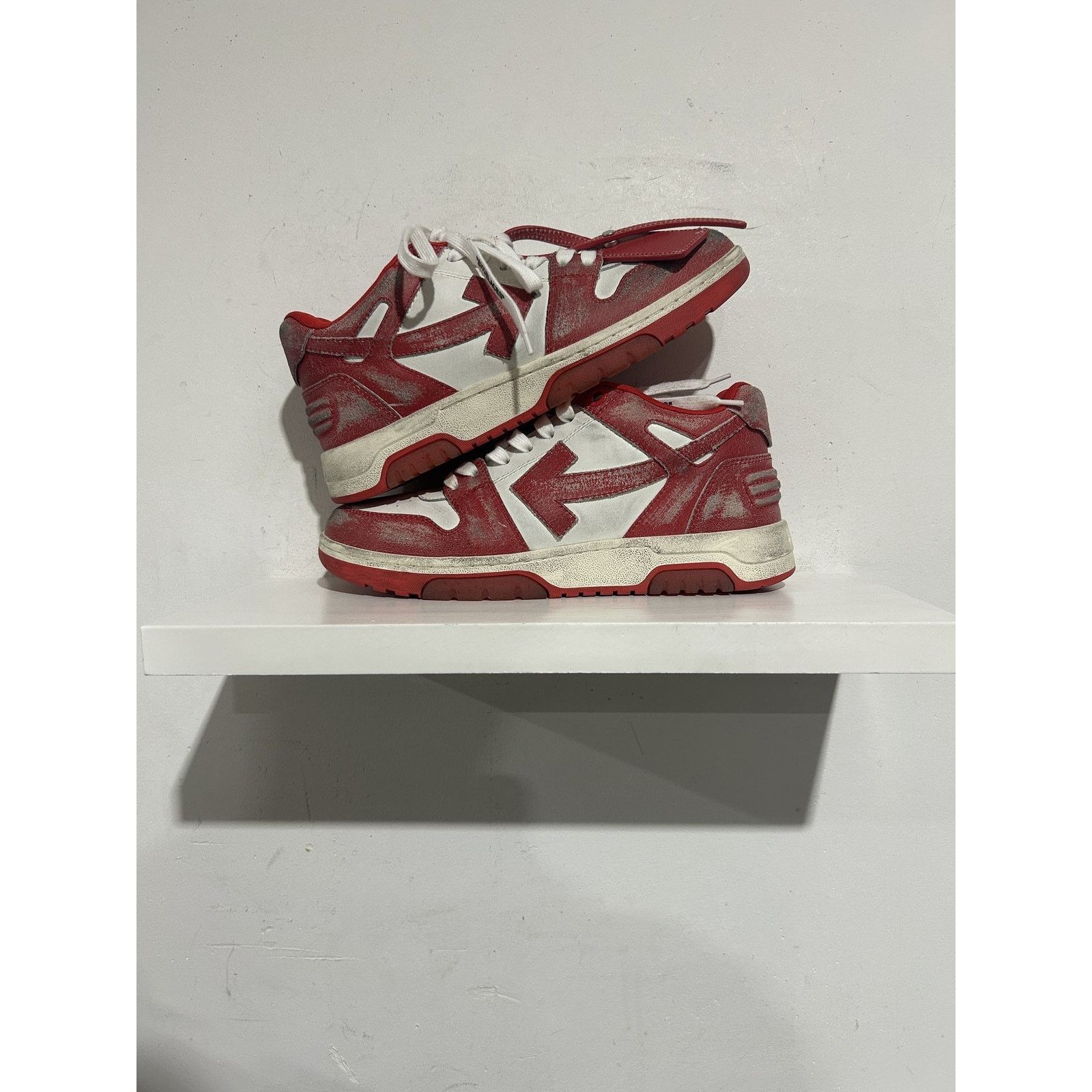 OFF-WHITE OUT OF OFFICE VINTAGE RED SIZE 10 PREOWNED