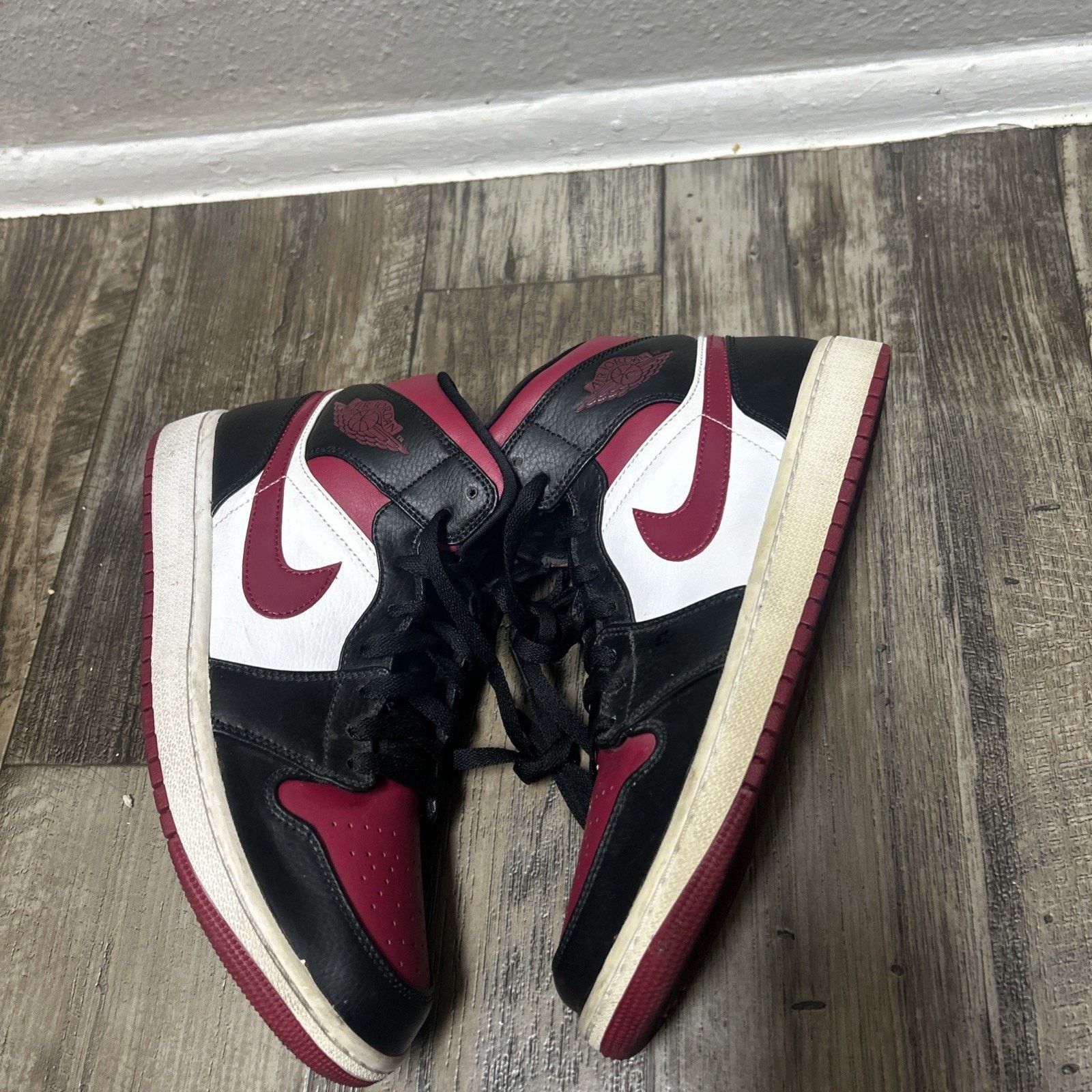 Nike Size 9 - Air Jordan 1 Mid Noble Red Size US 9 / EU 42 - 2 Thumbnail