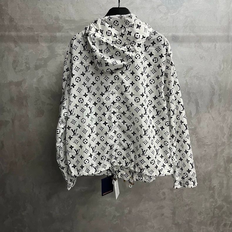 Louis Vuitton Louis Vuitton Full White Logo Hooded Jacket Size US S / EU 44-46 / 1 - 5 Thumbnail