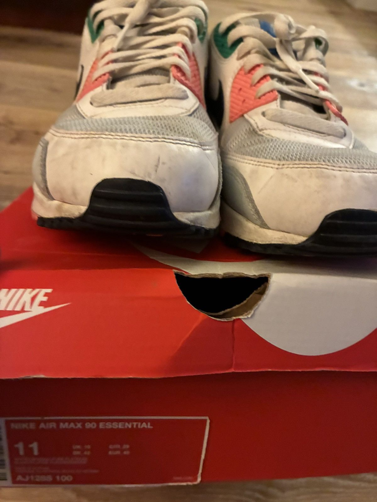 Nike Sneaker bundle 3 pairs. 2 size 11s (Nike) 1 size 10 converse Size US 11 / EU 44 - 3 Thumbnail