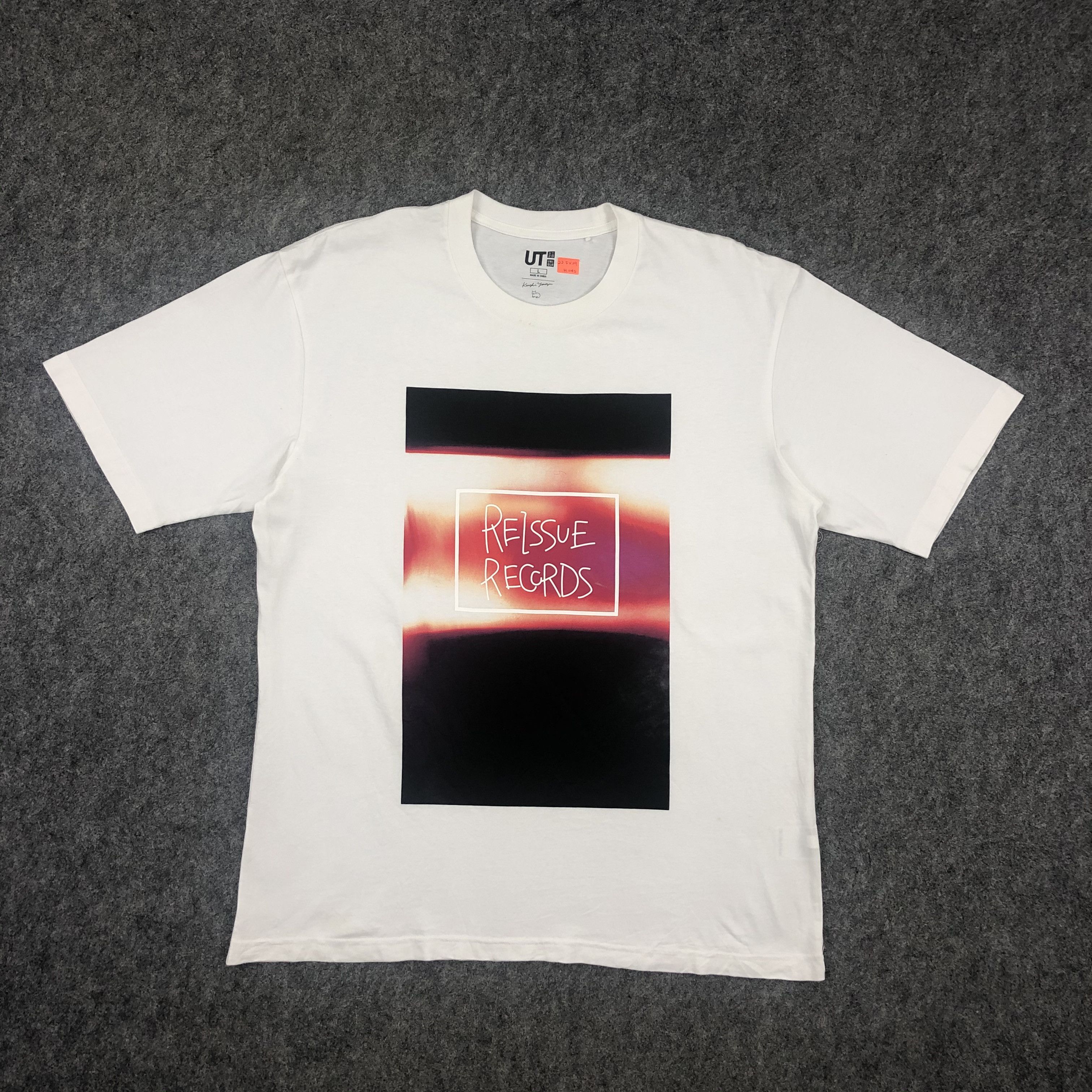 Anime UNIQLO TAPS JAPANESE MUSICIAN KENSHI YONEZU TSHIRT - H045 Size US L / EU 52-54 / 3 - 1 Thumbnail