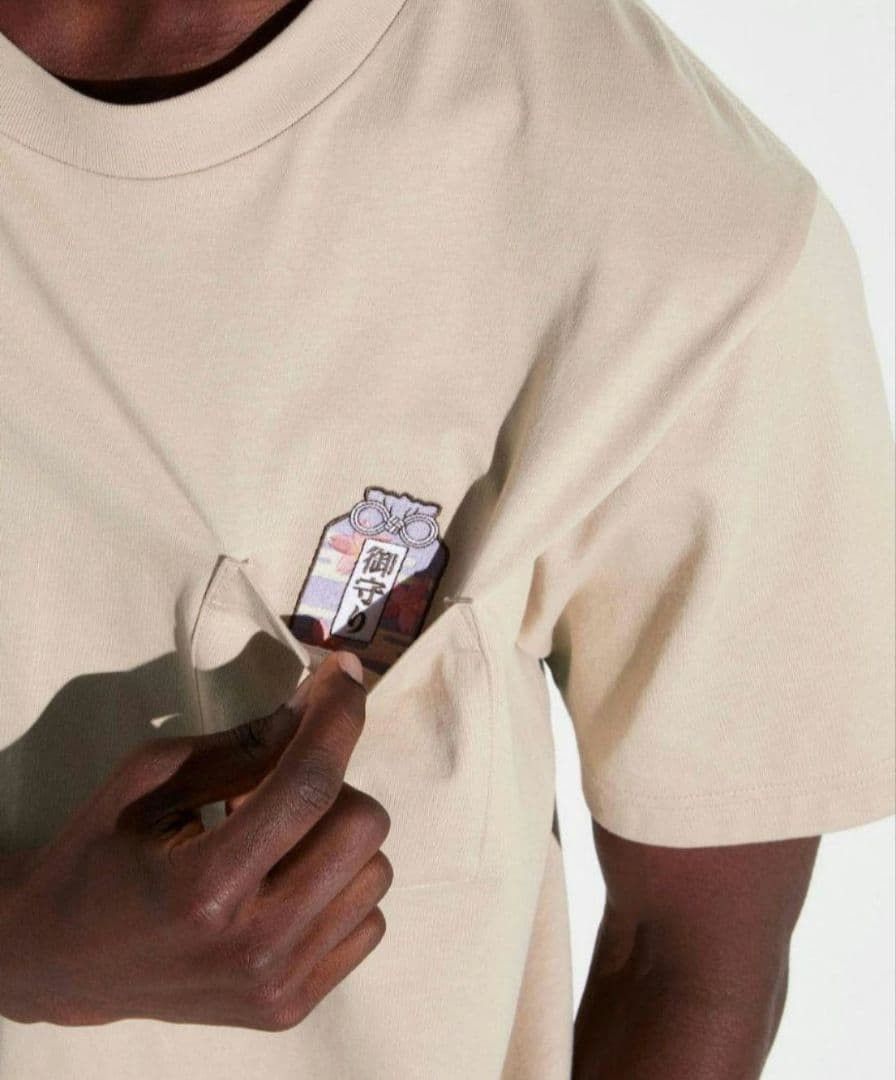 Cartoon Network × Uniqlo UNIQLO X DETECTIVE CONAN ANIME SINGLE POCKET BACKHIT TSHIRT Size US M / EU 48-50 / 2 - 3 Thumbnail