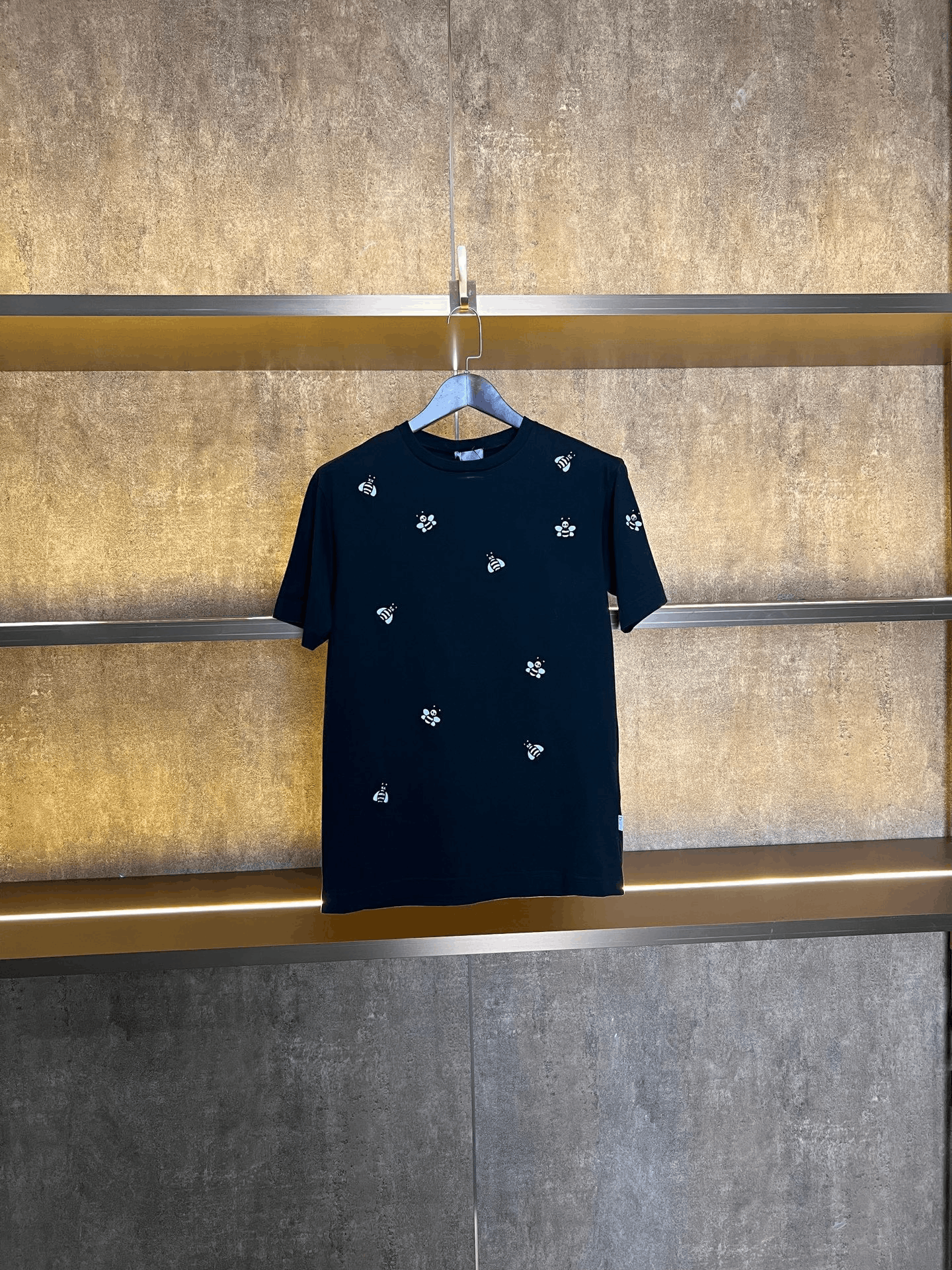Dior Dior x Kaws Short Sleeve T-Shirt Size XXS / US 00 / IT 34 - 1 Thumbnail