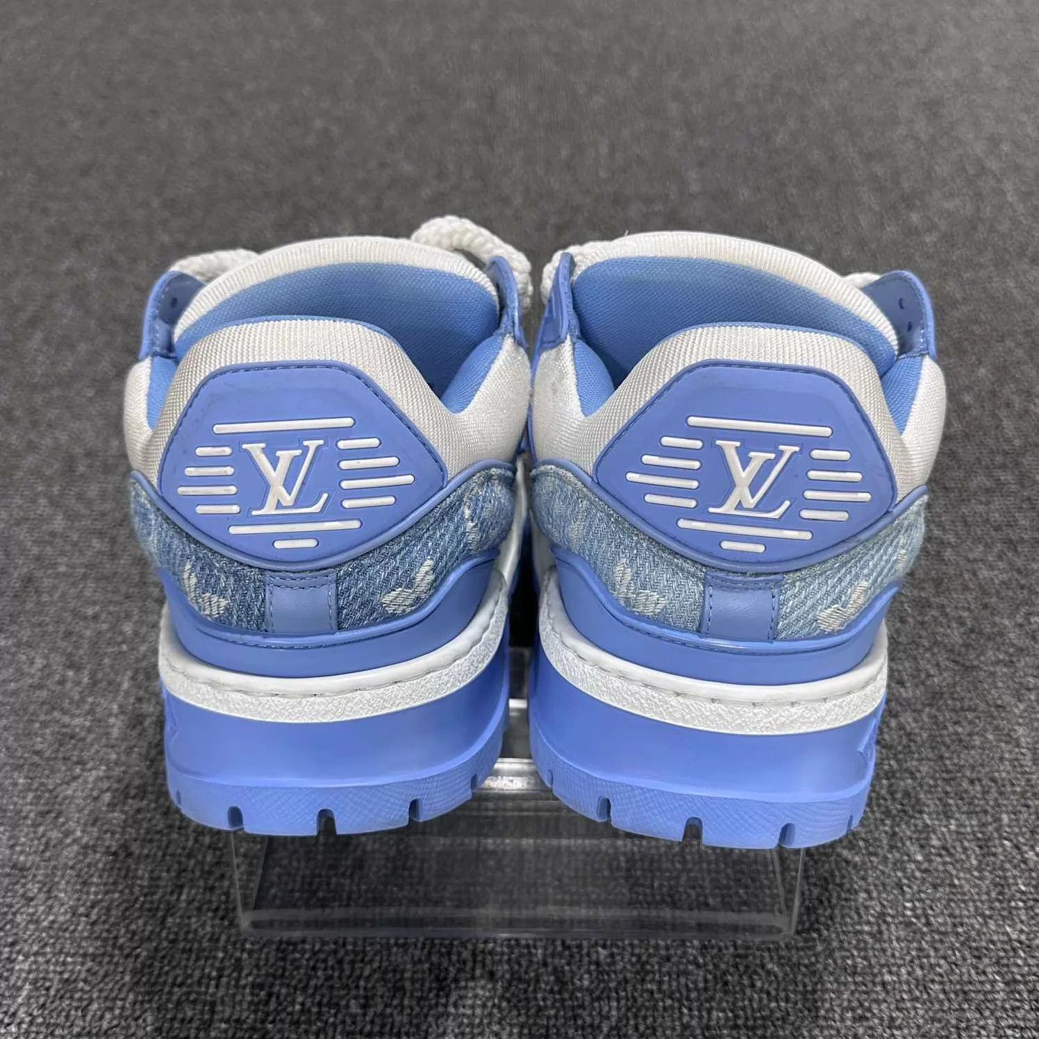 Louis Vuitton Louis Vuitton blue white trainer 99 new 39 Size US 7.5 / IT 37.5 - 5 Thumbnail