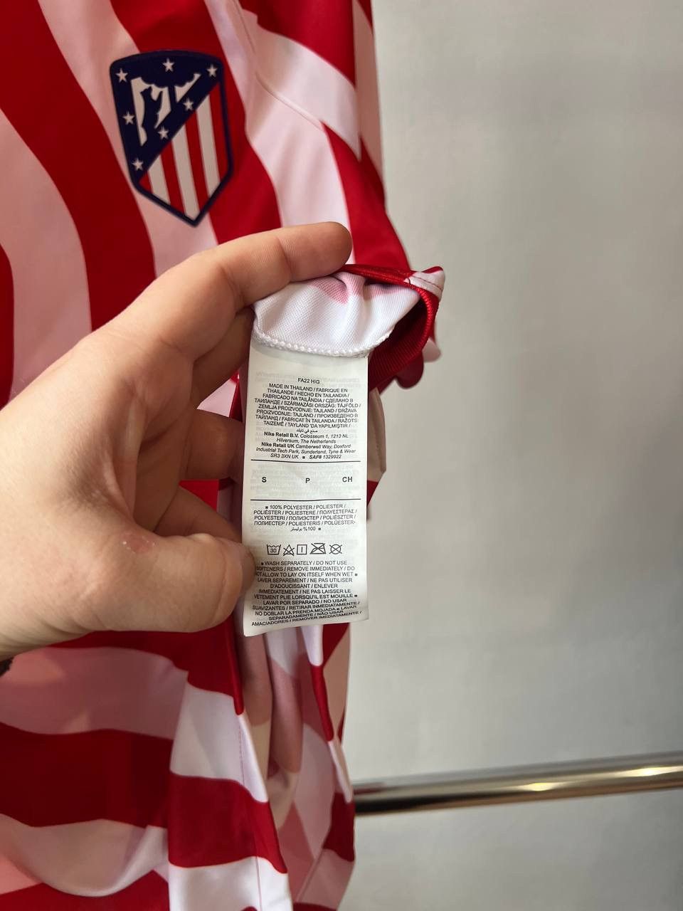 Nike MEW! 2022/23 ATLETICO MADRID HOME SOCCER JERSEY SHIRT NIKE S Size US S / EU 44-46 / 1 - 9 Thumbnail