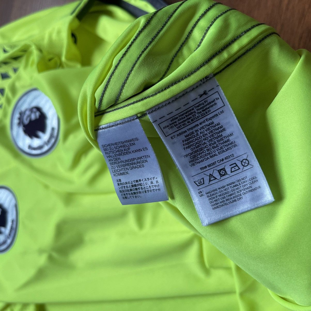 Adidas × Vintage CHELSEA ADIDAS 2016/2017 FOOTBALL GK JERSEY #13 COURTOIS Size US M / EU 48-50 / 2 - 14 Thumbnail