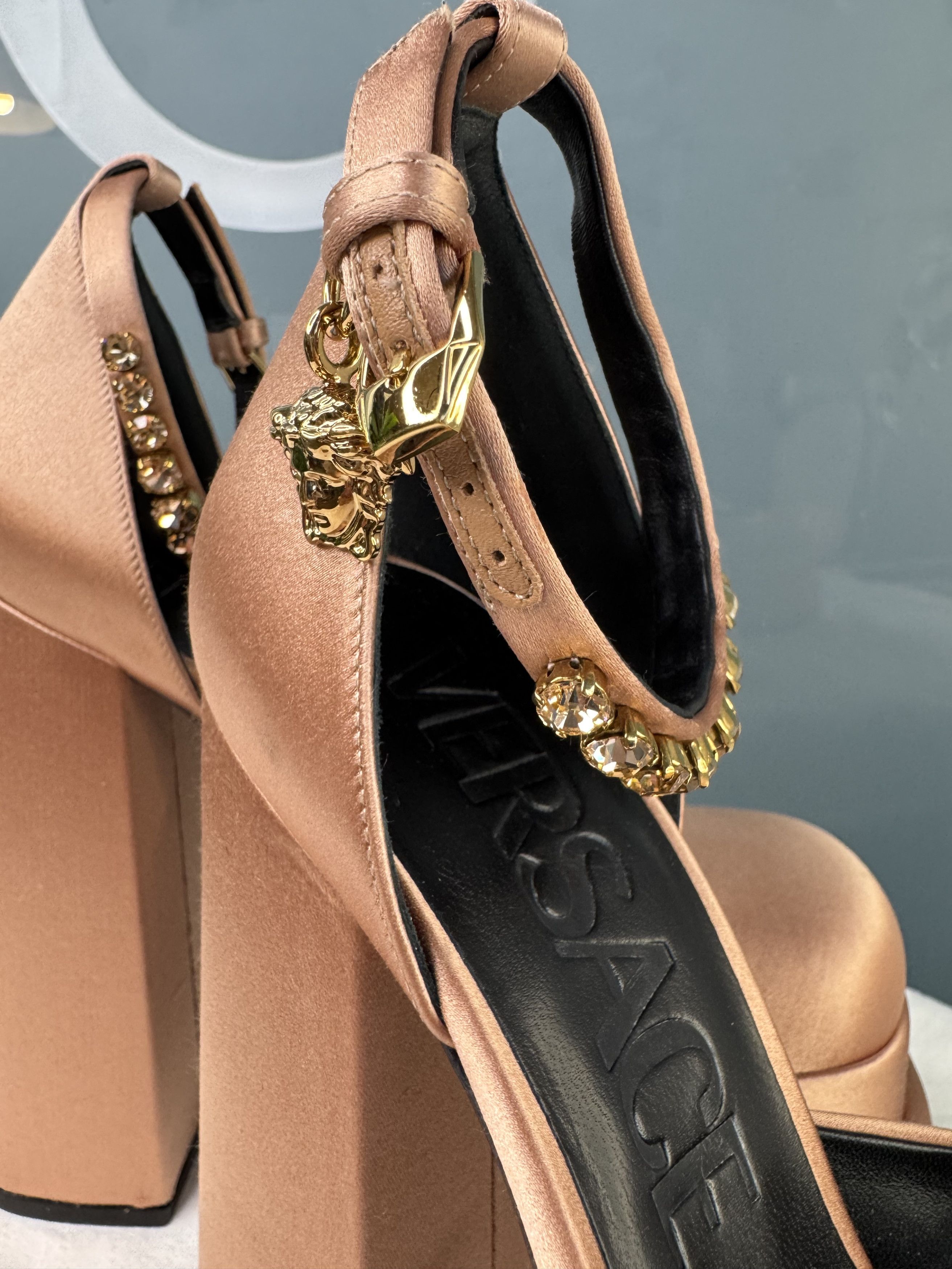 Versace Versace Pink Satin Medusa Platforms Size US 8.5 / IT 38.5 - 4 Thumbnail