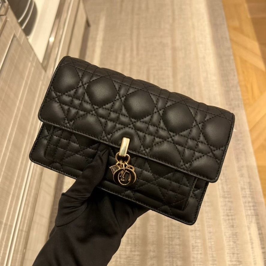 Dior Pre-loved Bag Very good condition Size ONE SIZE - 1 Thumbnail