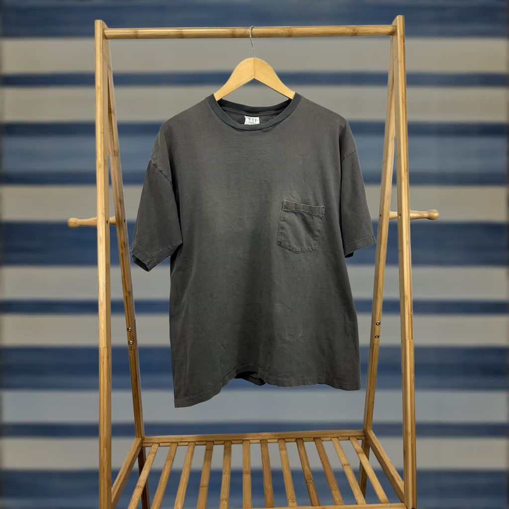 Gap VTG GAP Sun Faded Worn WIP Blank Single Stitch Pocket BOXY T-Shirt XL USA Size US XL / EU 56 / 4 - 1 Thumbnail