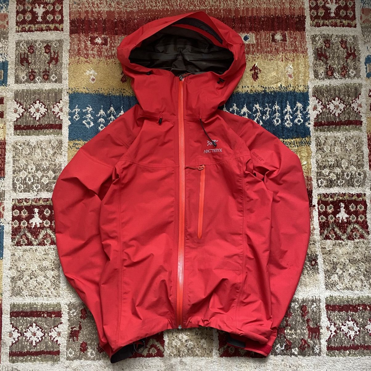Arcteryx Alpha SV Mens Jacket in 24K Black