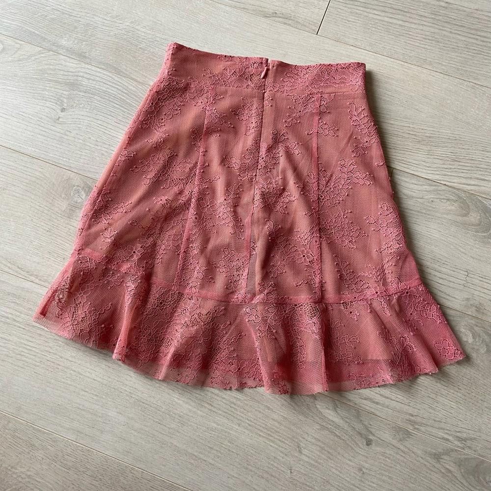 Designer Chic Lace Frill Skirt - Perfect for All Occasions Size 28" / US 6 / IT 42 - 4 Thumbnail