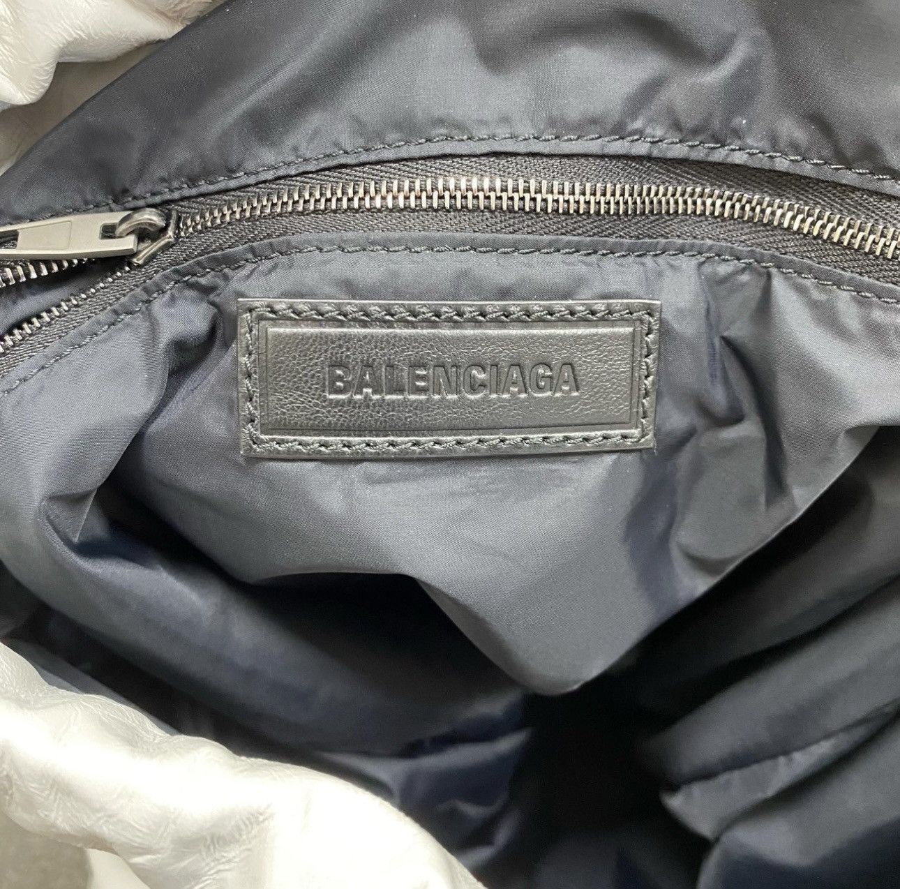 Balenciaga Balenciaga AW22 Leather Trash Bag white Size ONE SIZE - 7 Thumbnail