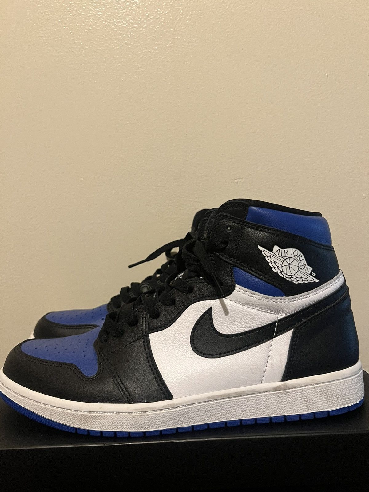 Jordan Brand 2020 Jordan 1 Retro Royal Toe Size US 10 / EU 43 - 4 Thumbnail