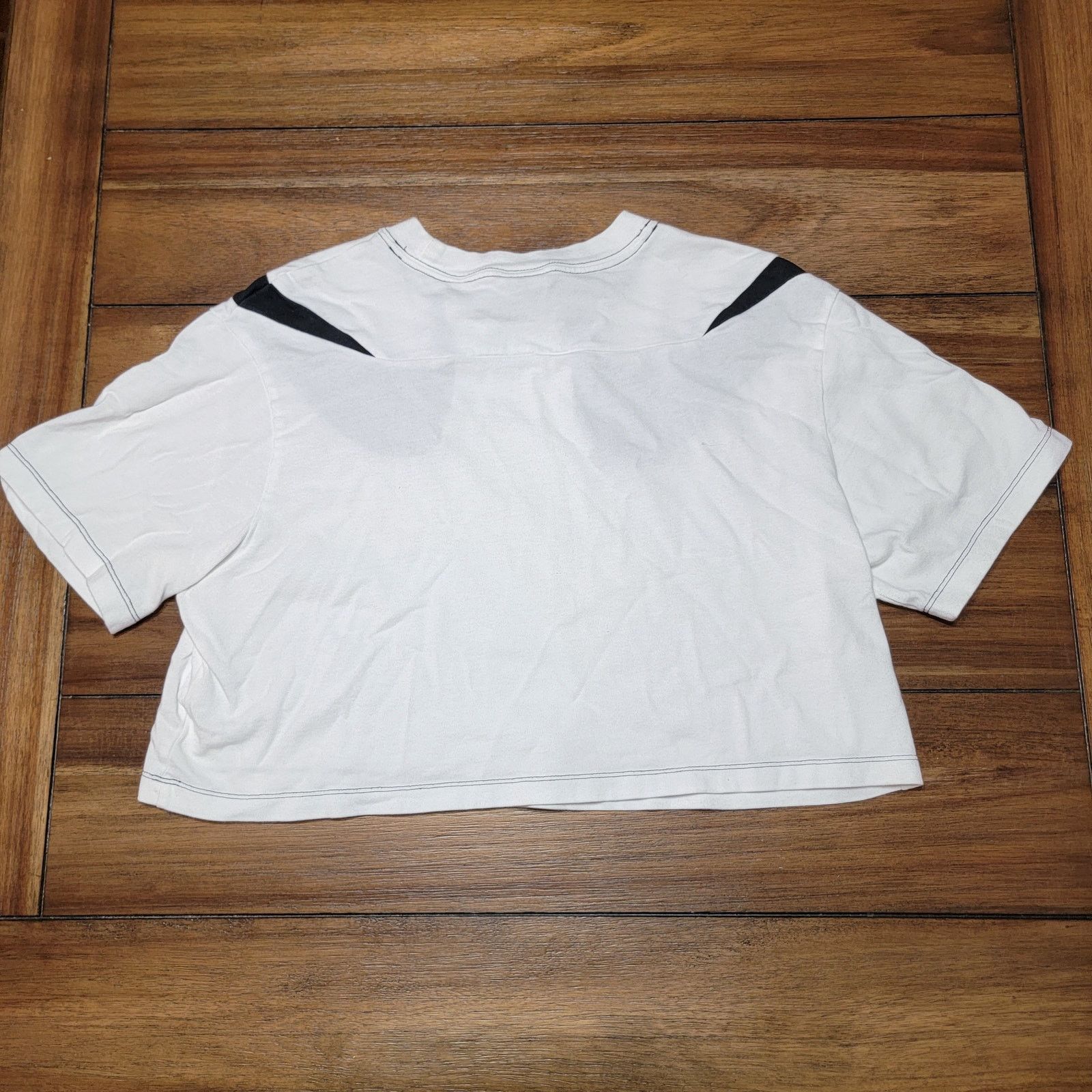 Nike Nike White w/ Black Swoosh Crop Top - Size XS Size XS / US 0-2 / IT 36-38 - 3 Thumbnail
