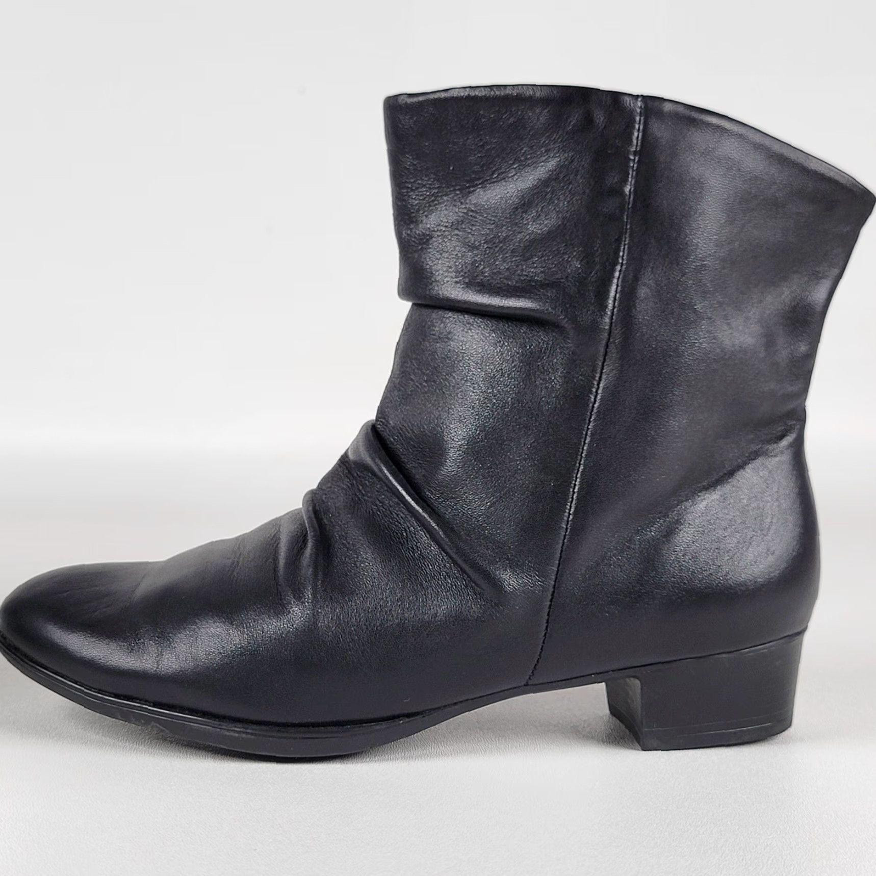 Vintage Munro Slouch Booties Black Leather Size 7.5 Women Pull On Almond Toe Low Block Heel Size US 8 / IT 38 - 7 Thumbnail