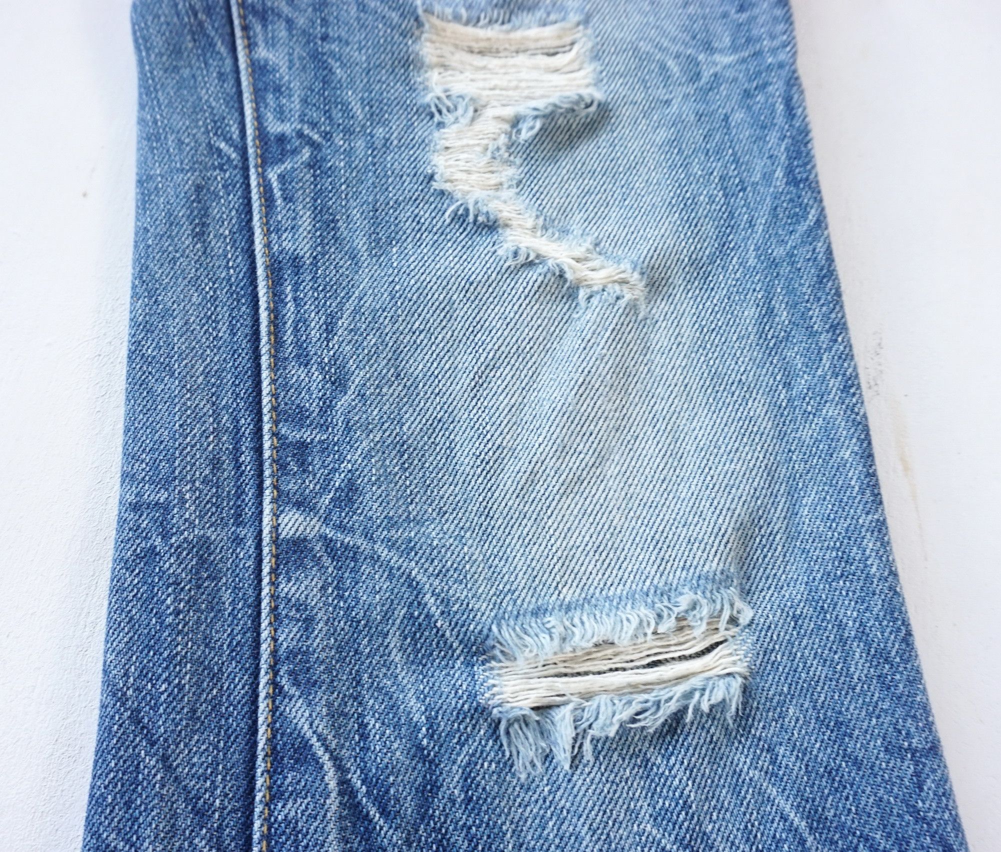 Japanese Brand INGNI Low Rise Ripped Flare Jeans Size 26" / US 2 / IT 38 - 7 Thumbnail