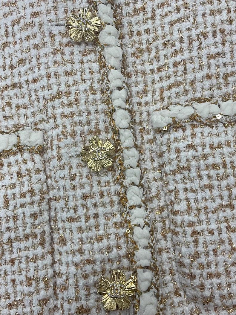 Chanel Chanel 26C gold stitched tweed four-pocket jacket Size XS / US 0-2 / IT 36-38 - 2 Thumbnail