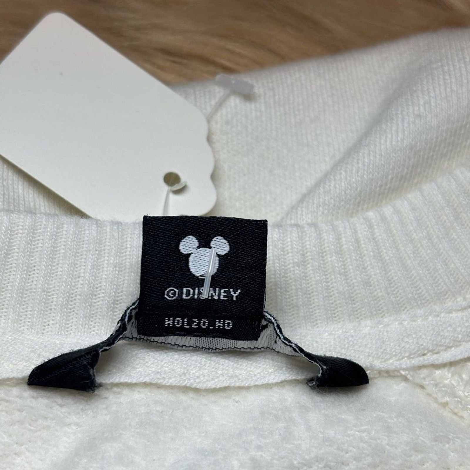American Eagle Outfitters American Eagle Disney Mickey Minnie sledding sweater S Size US S / EU 44-46 / 1 - 7 Thumbnail