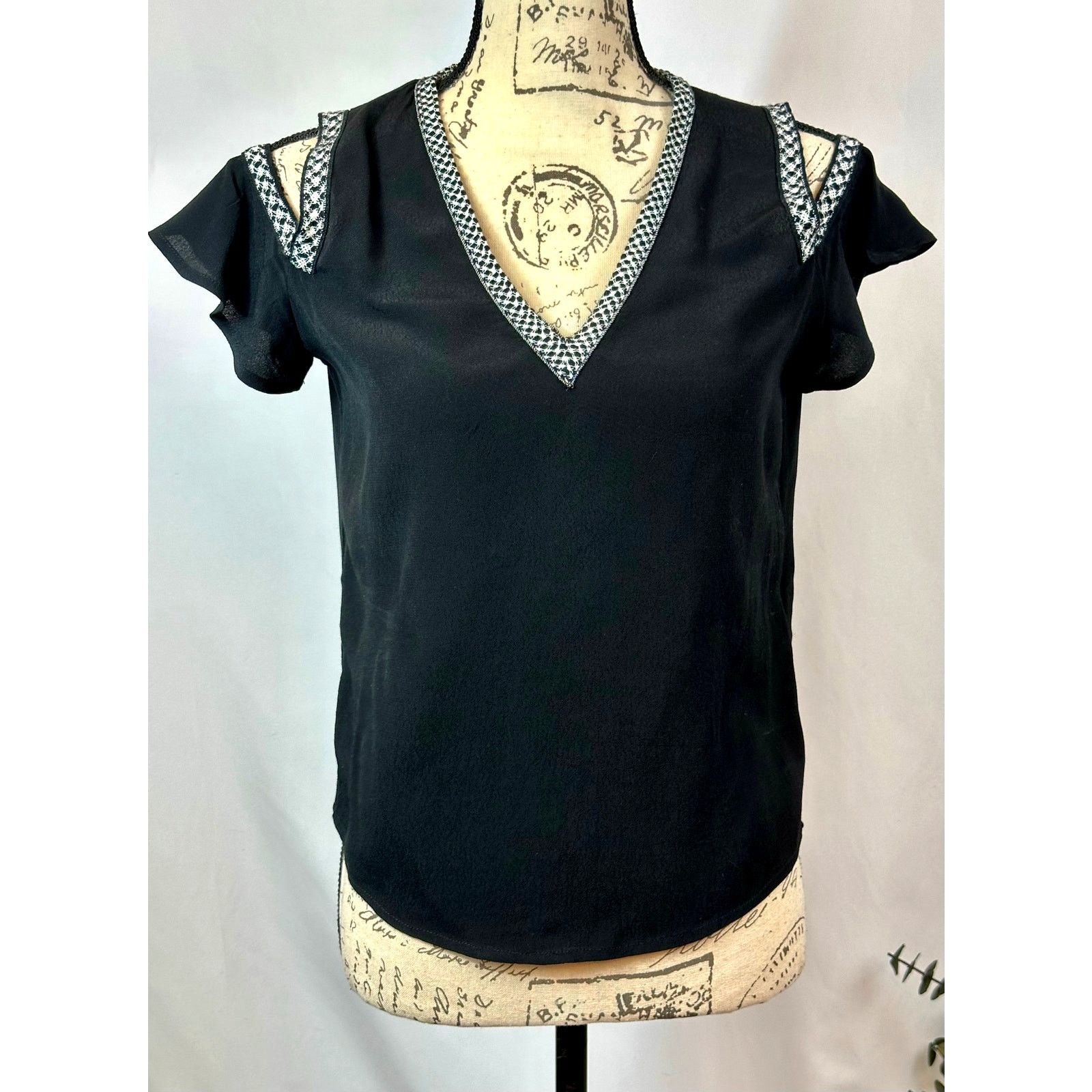 Maje Maje Lisea Cold-Shoulder Crepe Top 100% Viscose Black S Size S / US 4 / IT 40 - 8 Thumbnail