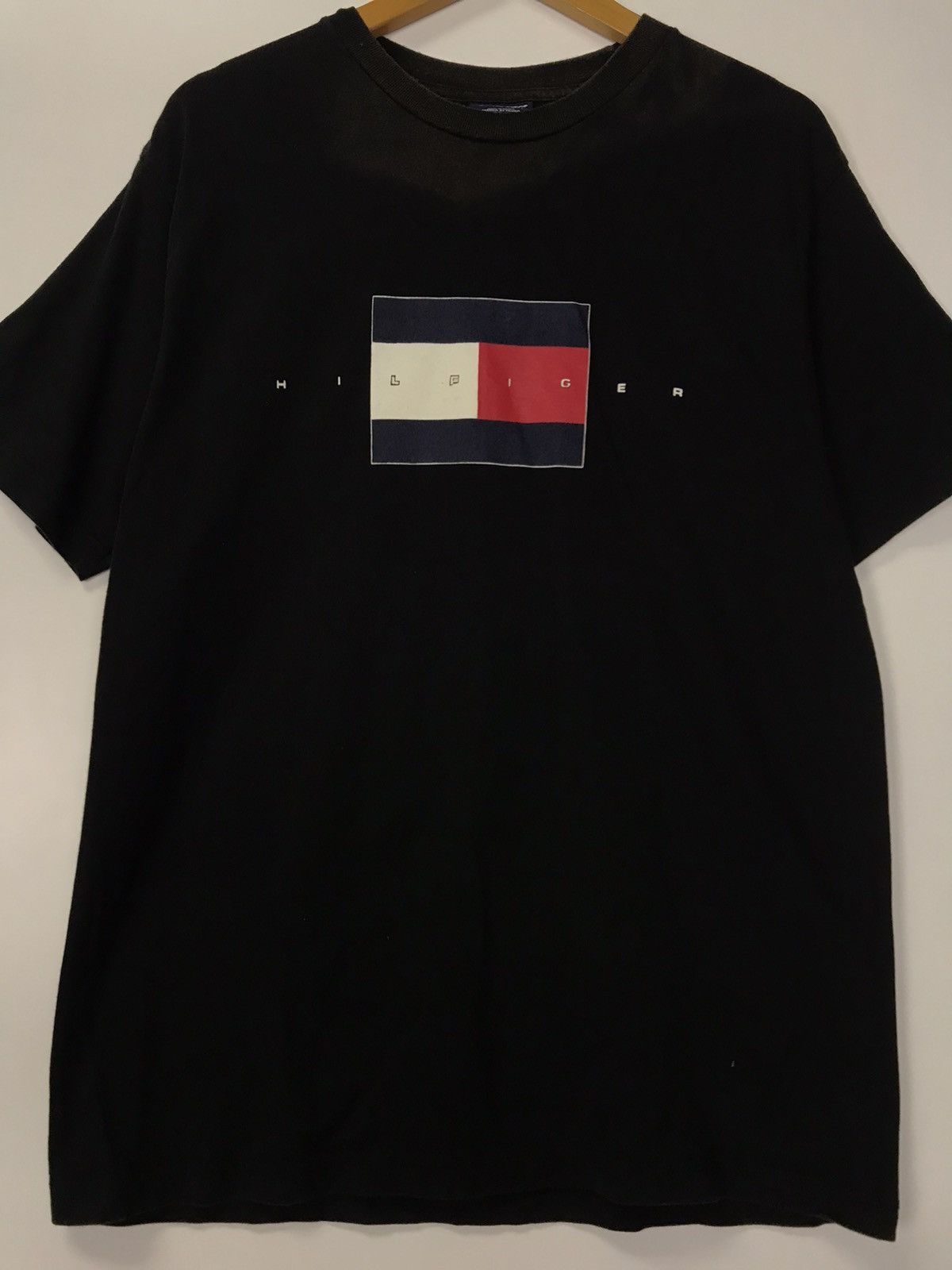 Tommy Hilfiger × Vintage Vintage Tommy Hilfiger big logo tee Size US L / EU 52-54 / 3 - 2 Thumbnail