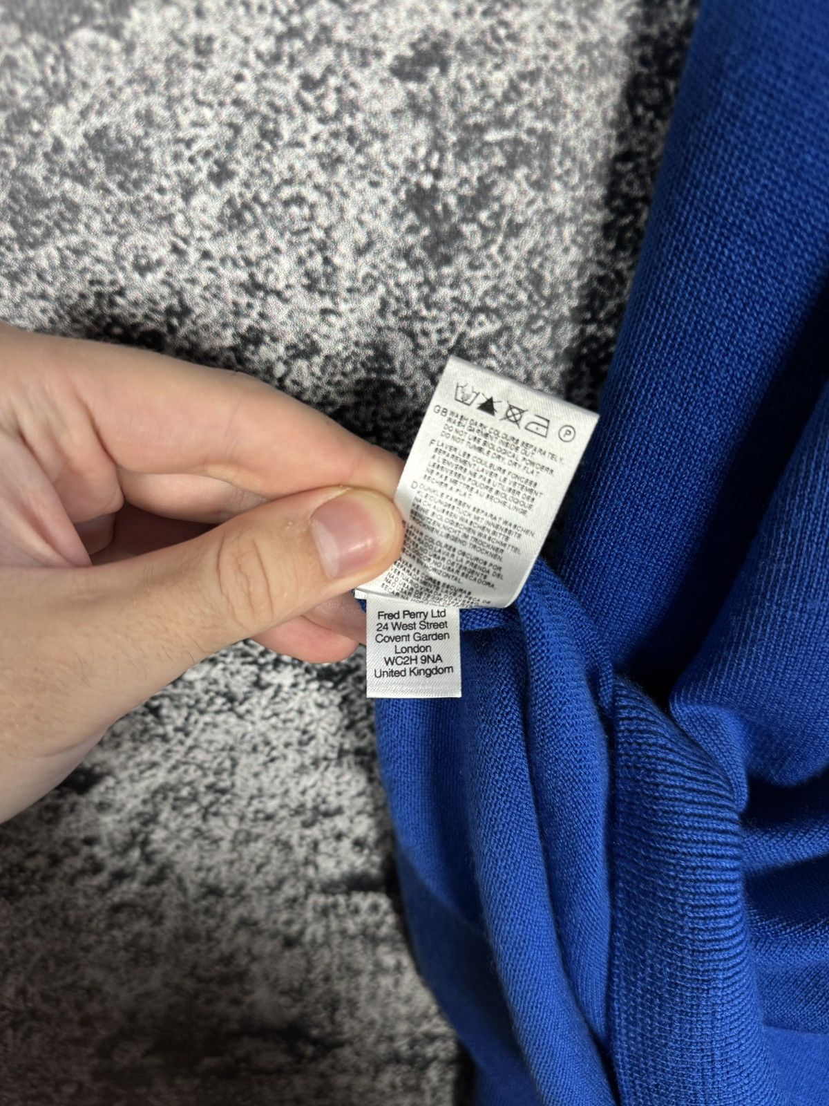 Fred Perry Men’s Fred Perry V-Neck Wool Sweater Blue Pullover Size L Size US L / EU 52-54 / 3 - 9 Thumbnail